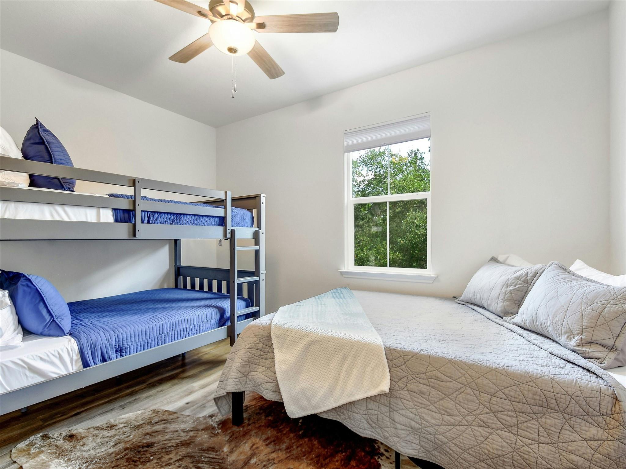 660 Mockingbird Dr, Canyon Lake, TX 78133