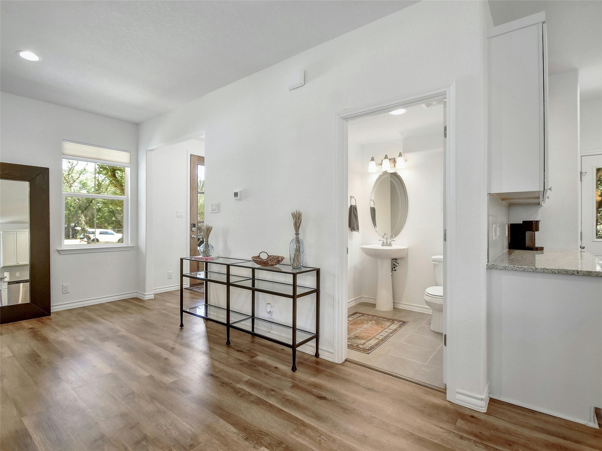 660 Mockingbird Dr, Canyon Lake, TX 78133