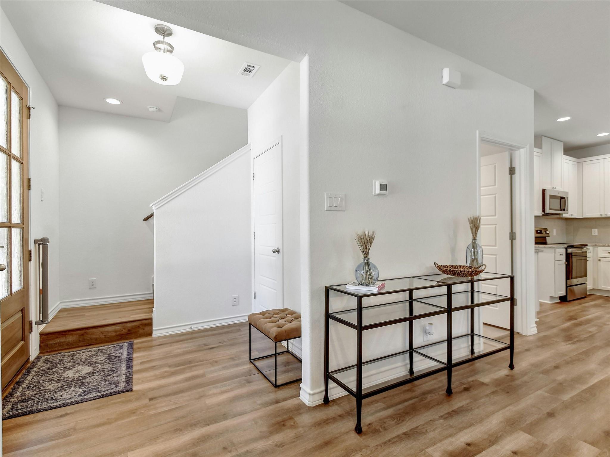 660 Mockingbird Dr, Canyon Lake, TX 78133