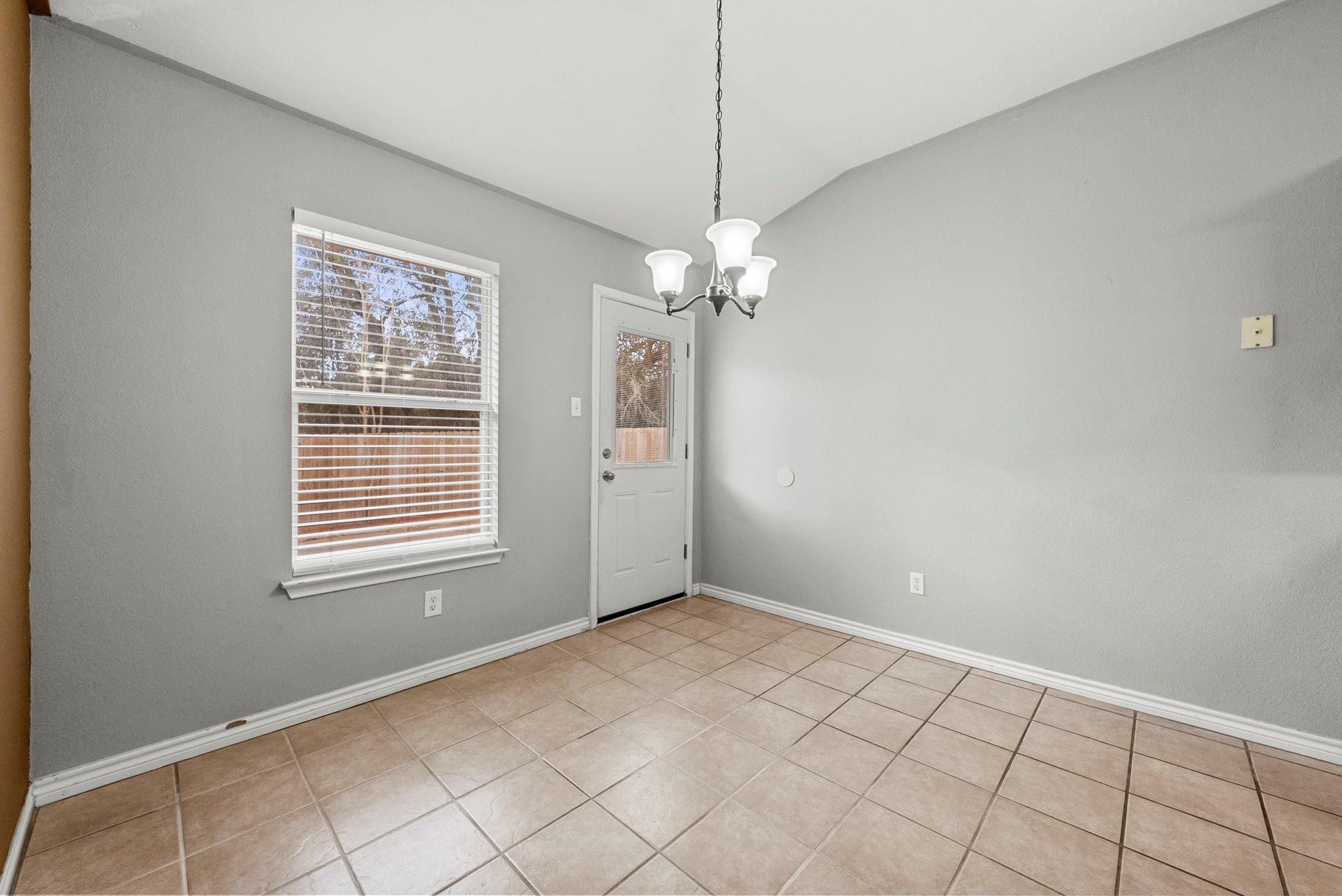 236 San Felipe Dr, Kyle, TX 78640