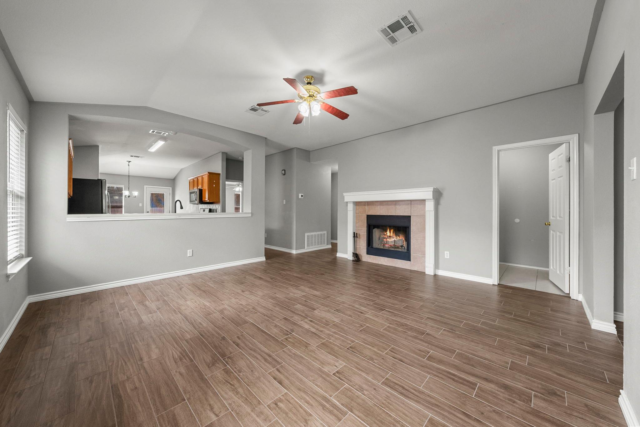 236 San Felipe Dr, Kyle, TX 78640