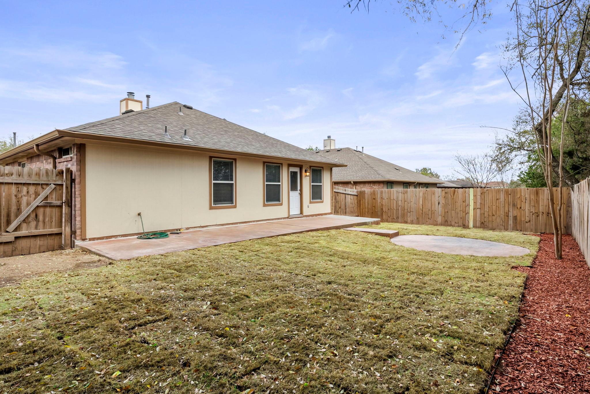 236 San Felipe Dr, Kyle, TX 78640