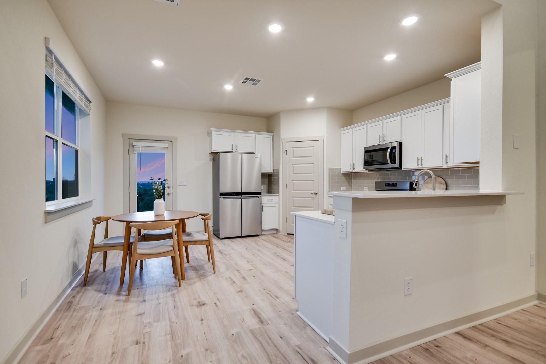 7400 Daves Landing Dr, Austin, TX 78724