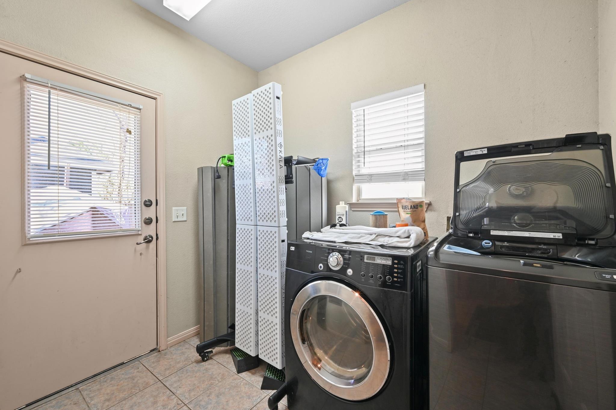 1118 Linden St # A & B, Austin, TX 78702