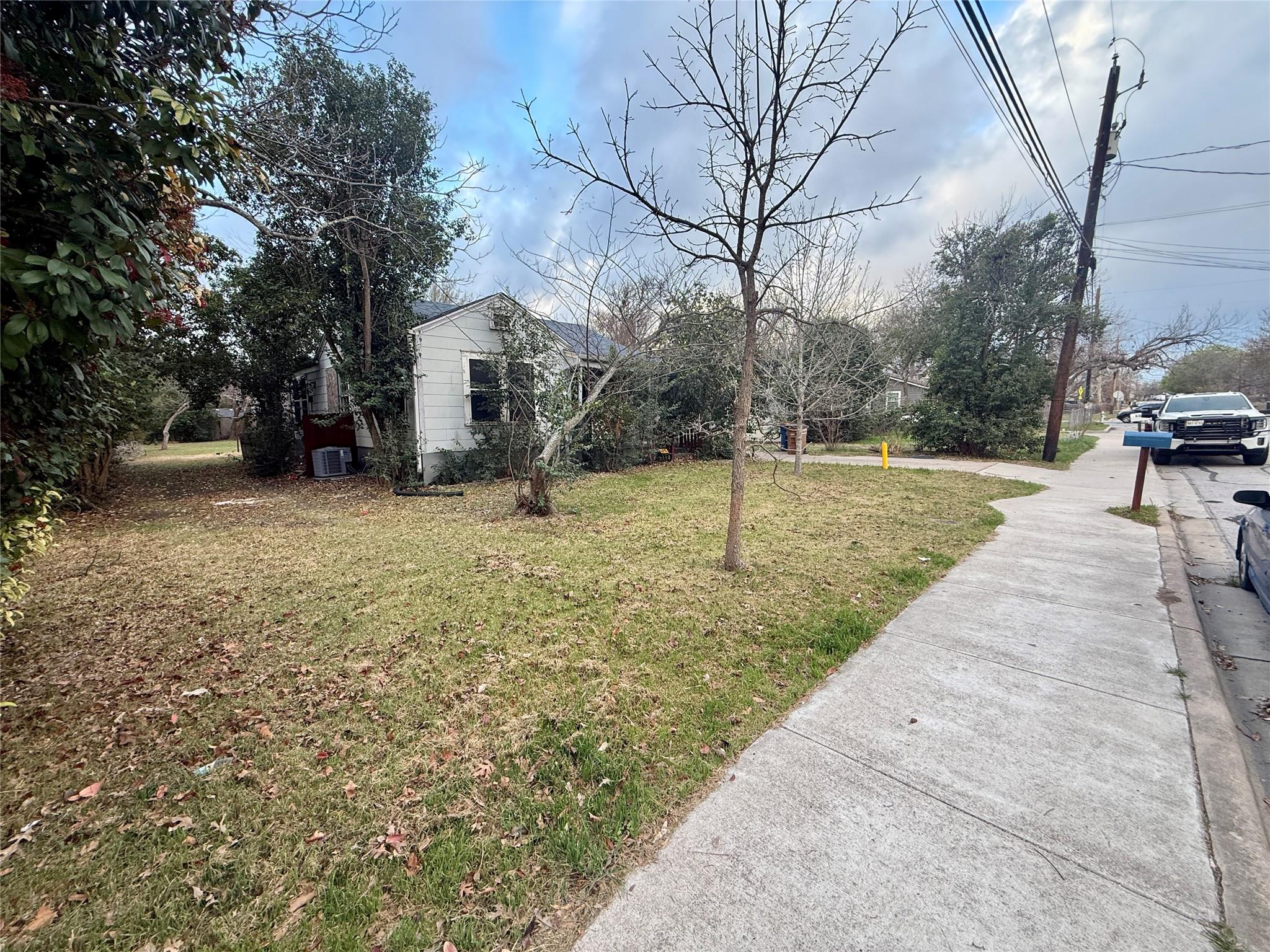 503 Brentwood St, Austin, TX 78752