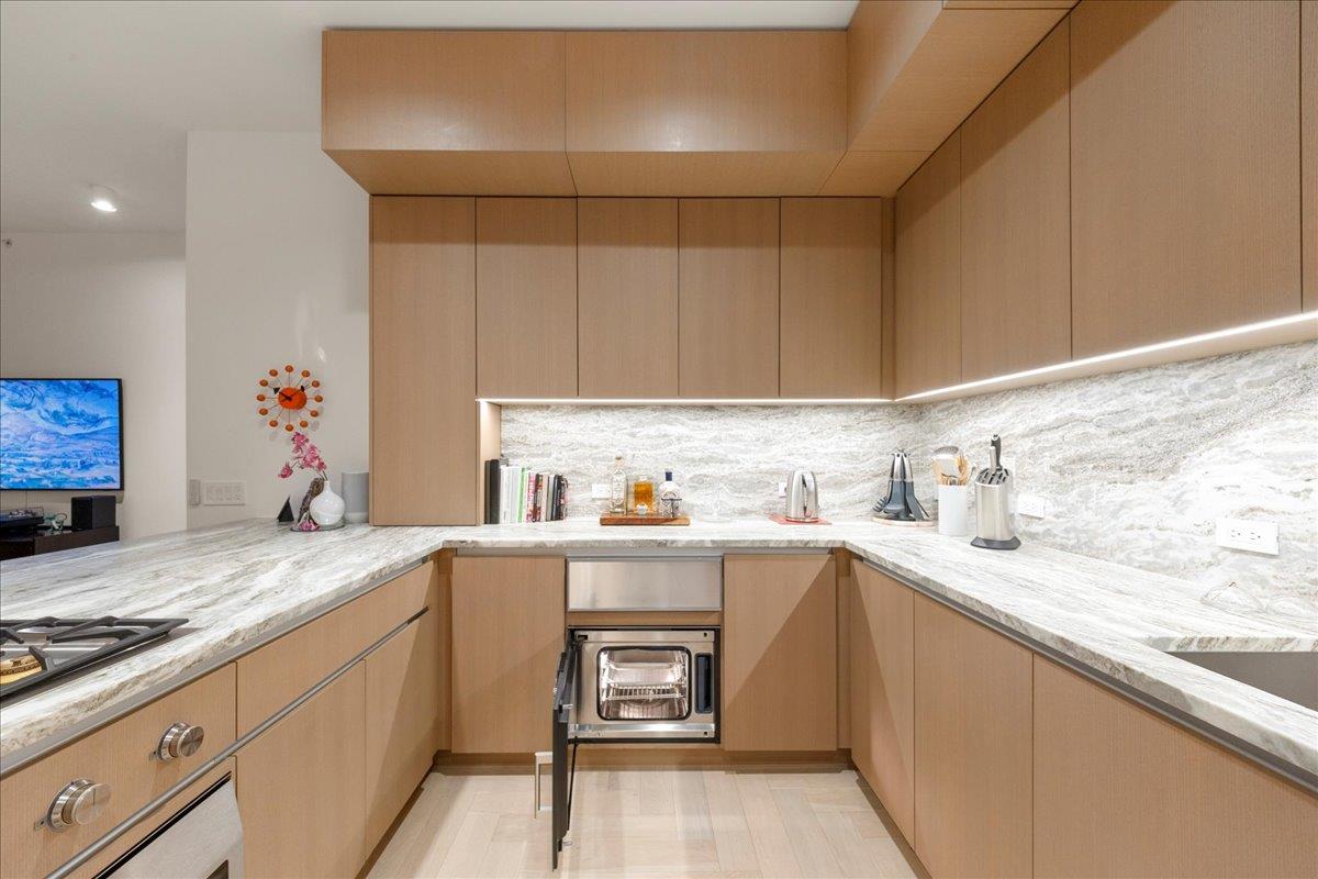 313 W 17th St # 1104, Austin, TX 78701