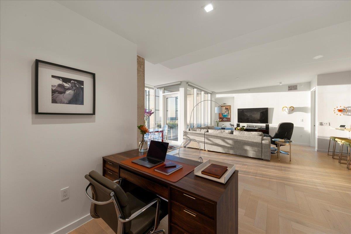 313 W 17th St # 1104, Austin, TX 78701