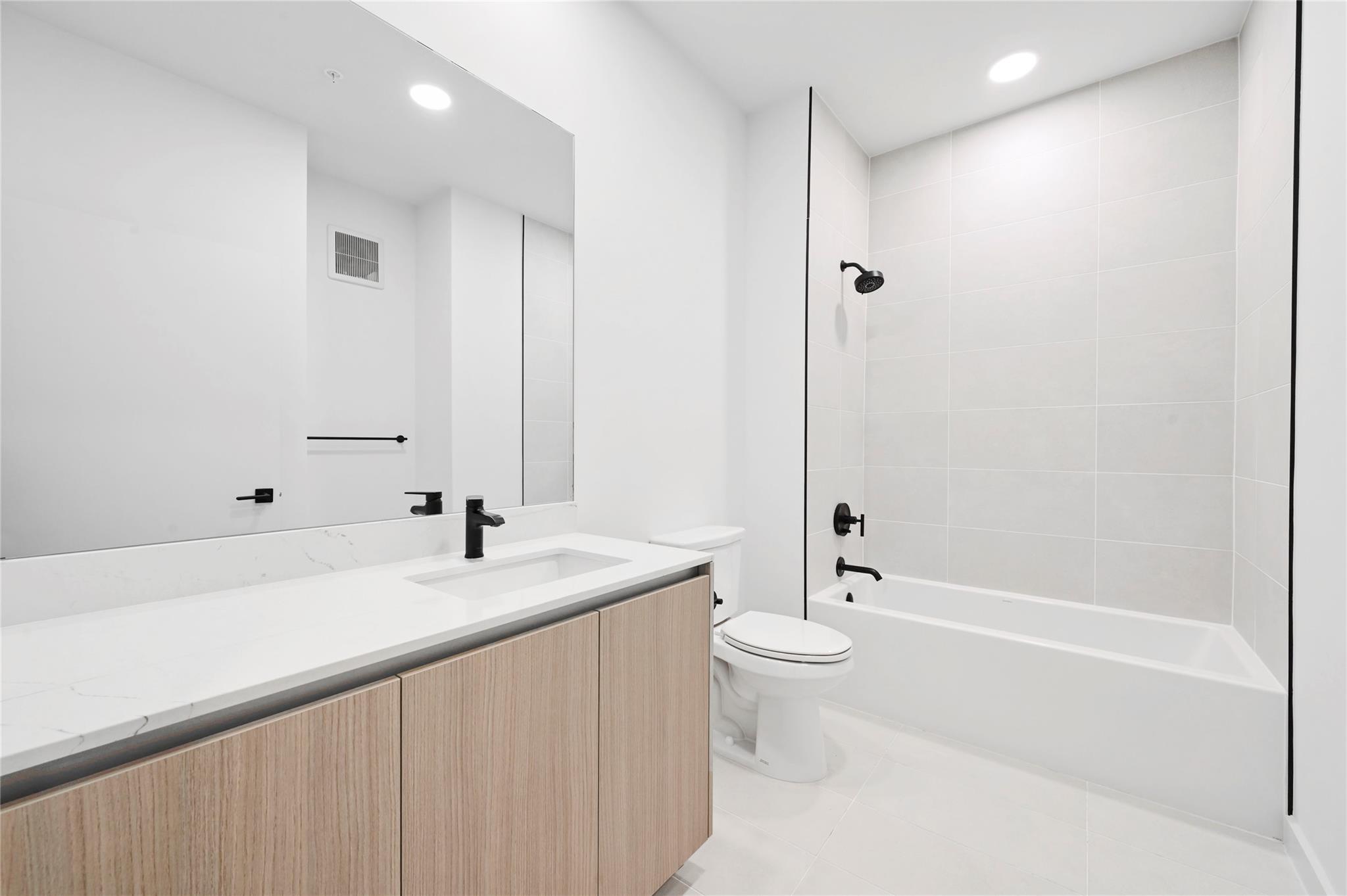 2209 S 1st St # 309, Austin, TX 78704