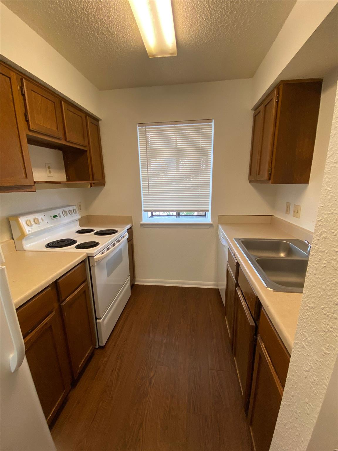 8704 Schick Rd # B, Austin, TX 78729