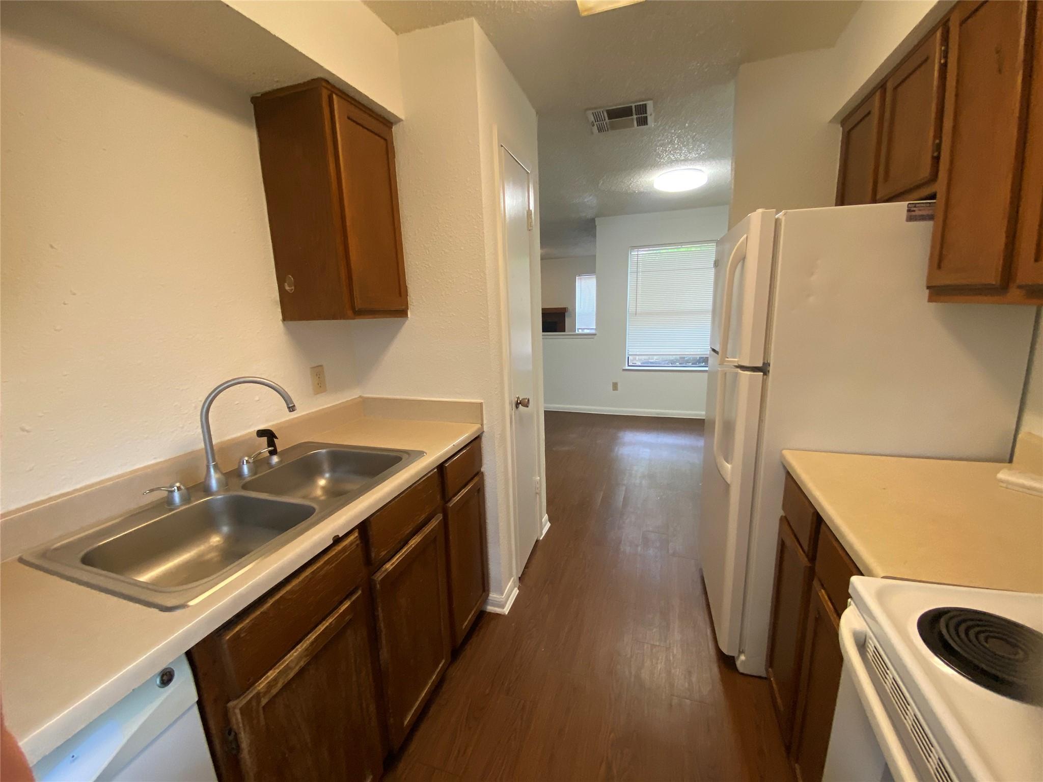 8704 Schick Rd # B, Austin, TX 78729