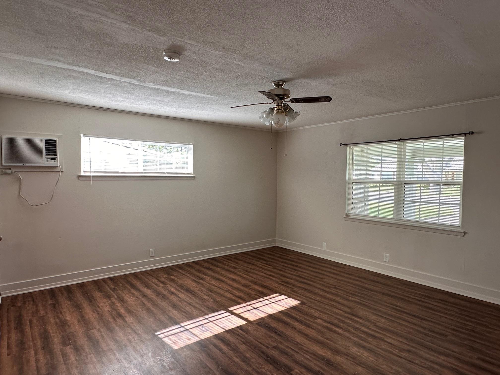 110 Jones St, Bastrop, TX 78602