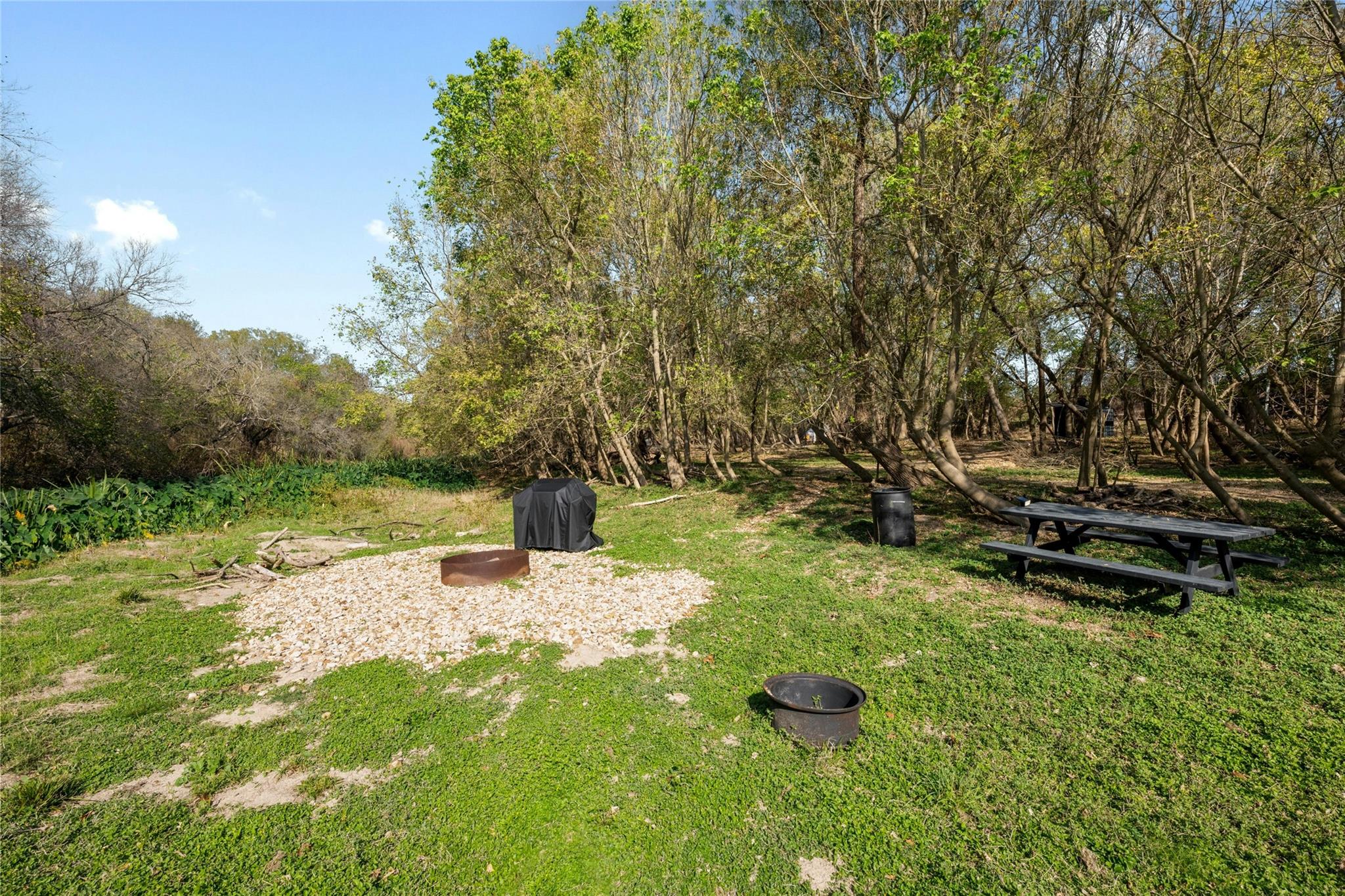 2004 Caldwell Ln, Del Valle, TX 78617