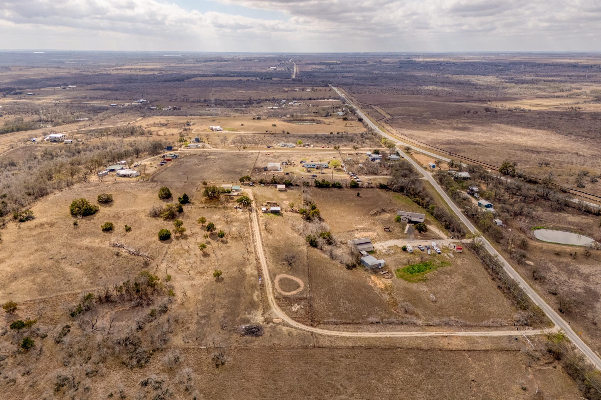 250 Rocky Rd, Lockhart, TX 78644