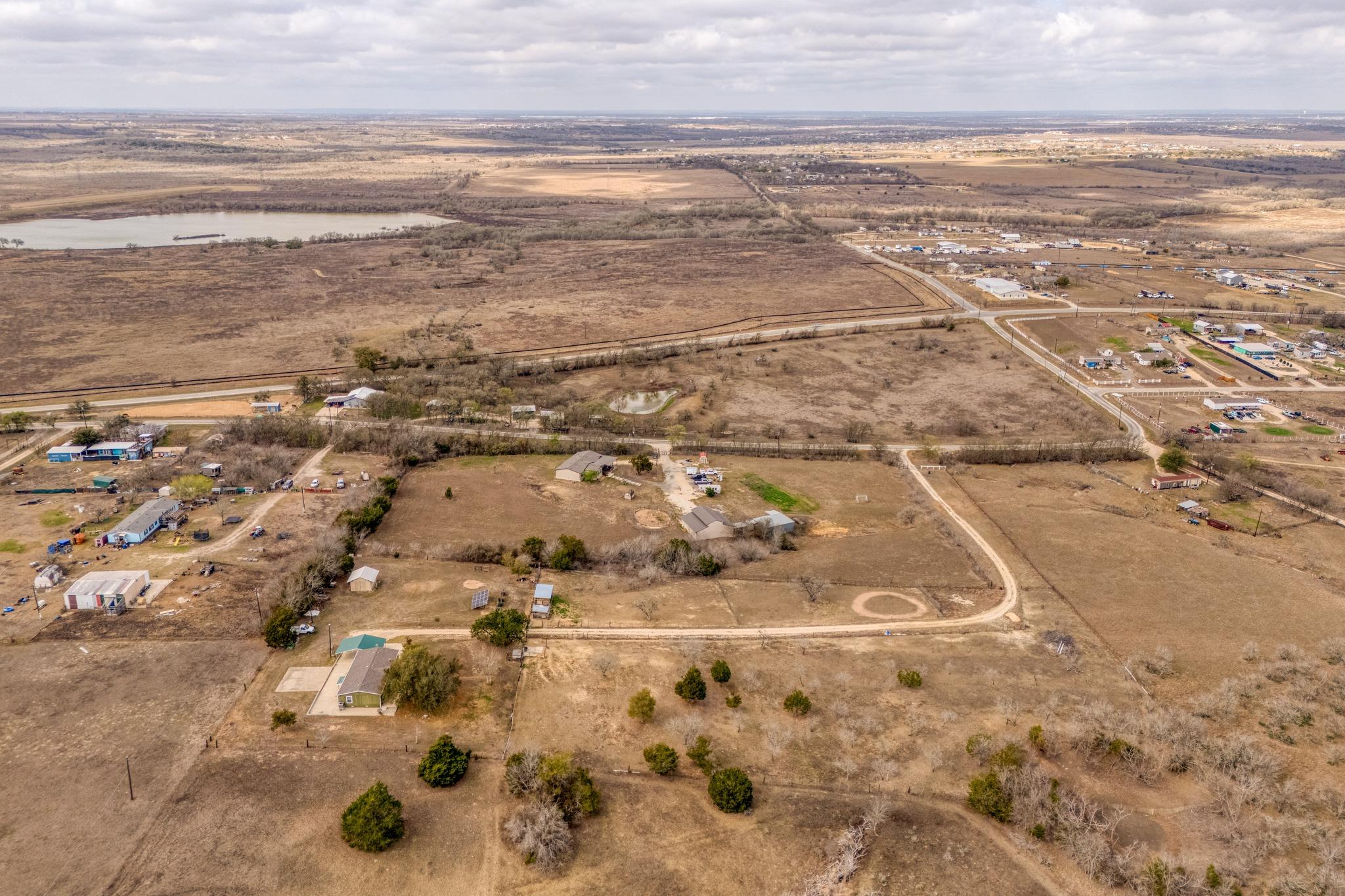 250 Rocky Rd, Lockhart, TX 78644