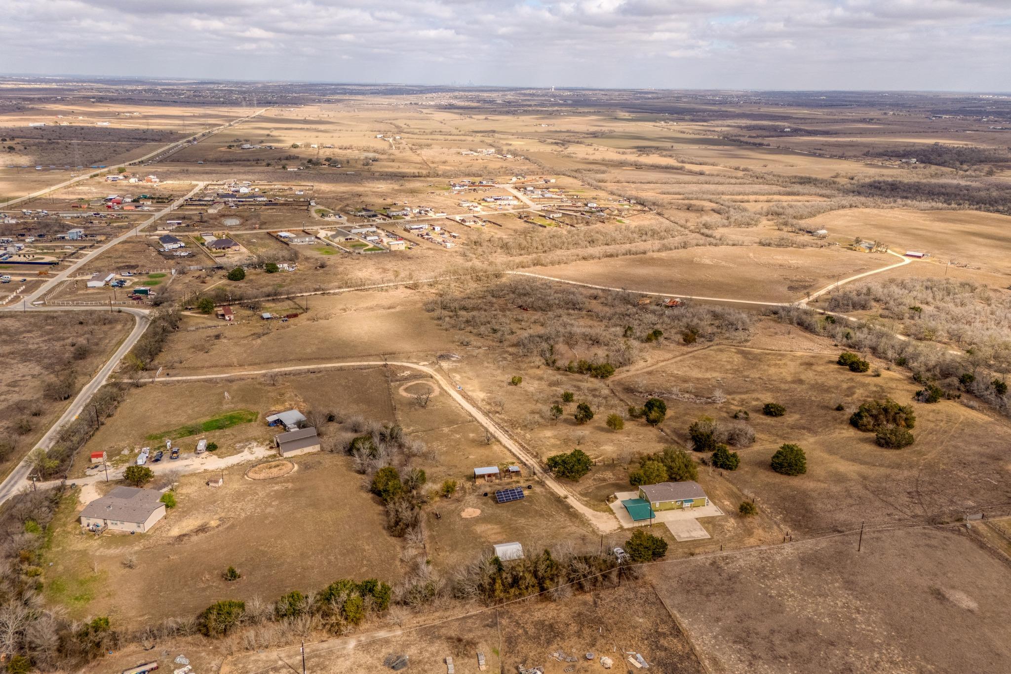 250 Rocky Rd, Lockhart, TX 78644