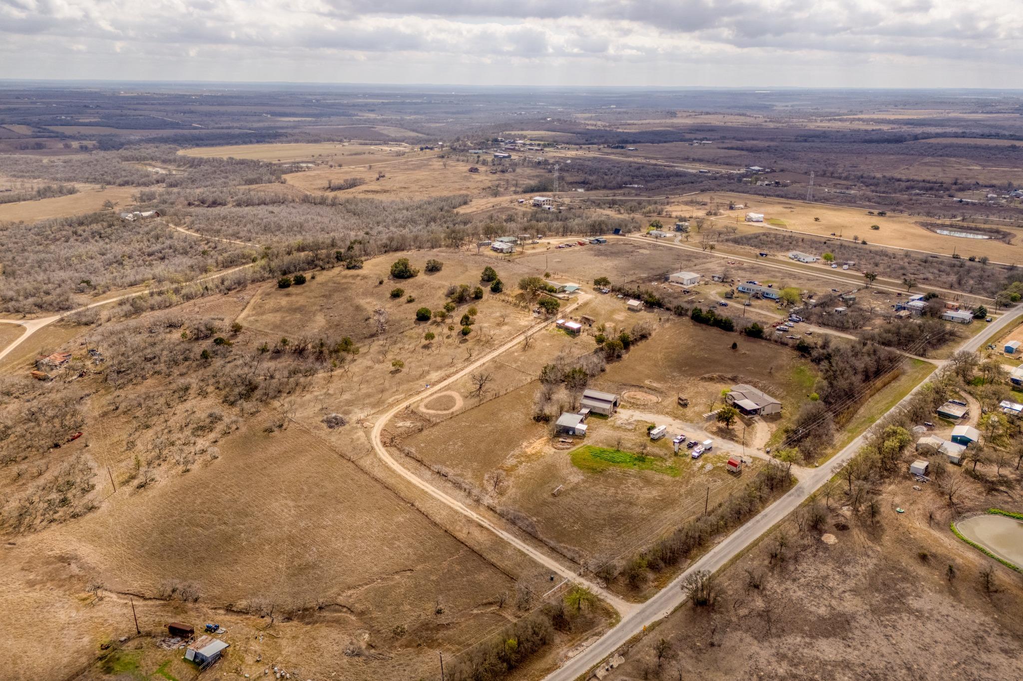 250 Rocky Rd, Lockhart, TX 78644