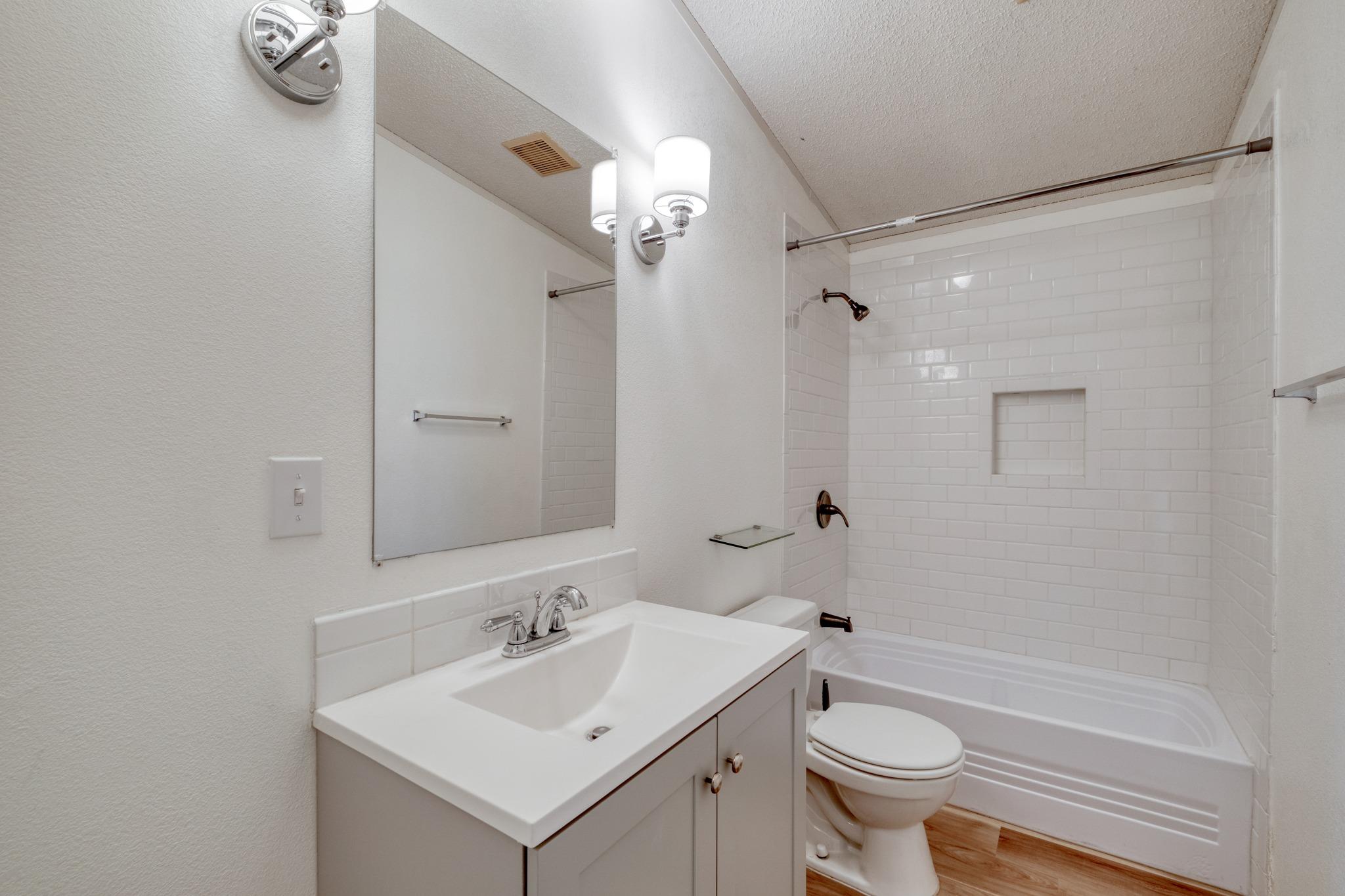 250 Rocky Rd, Lockhart, TX 78644