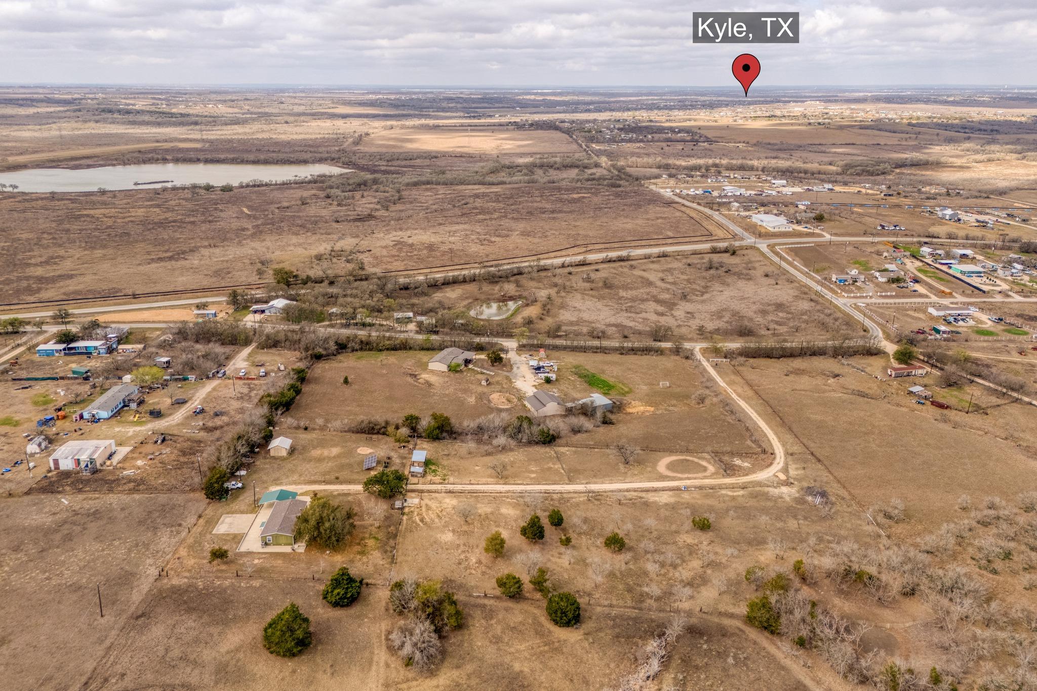 250 Rocky Rd, Lockhart, TX 78644