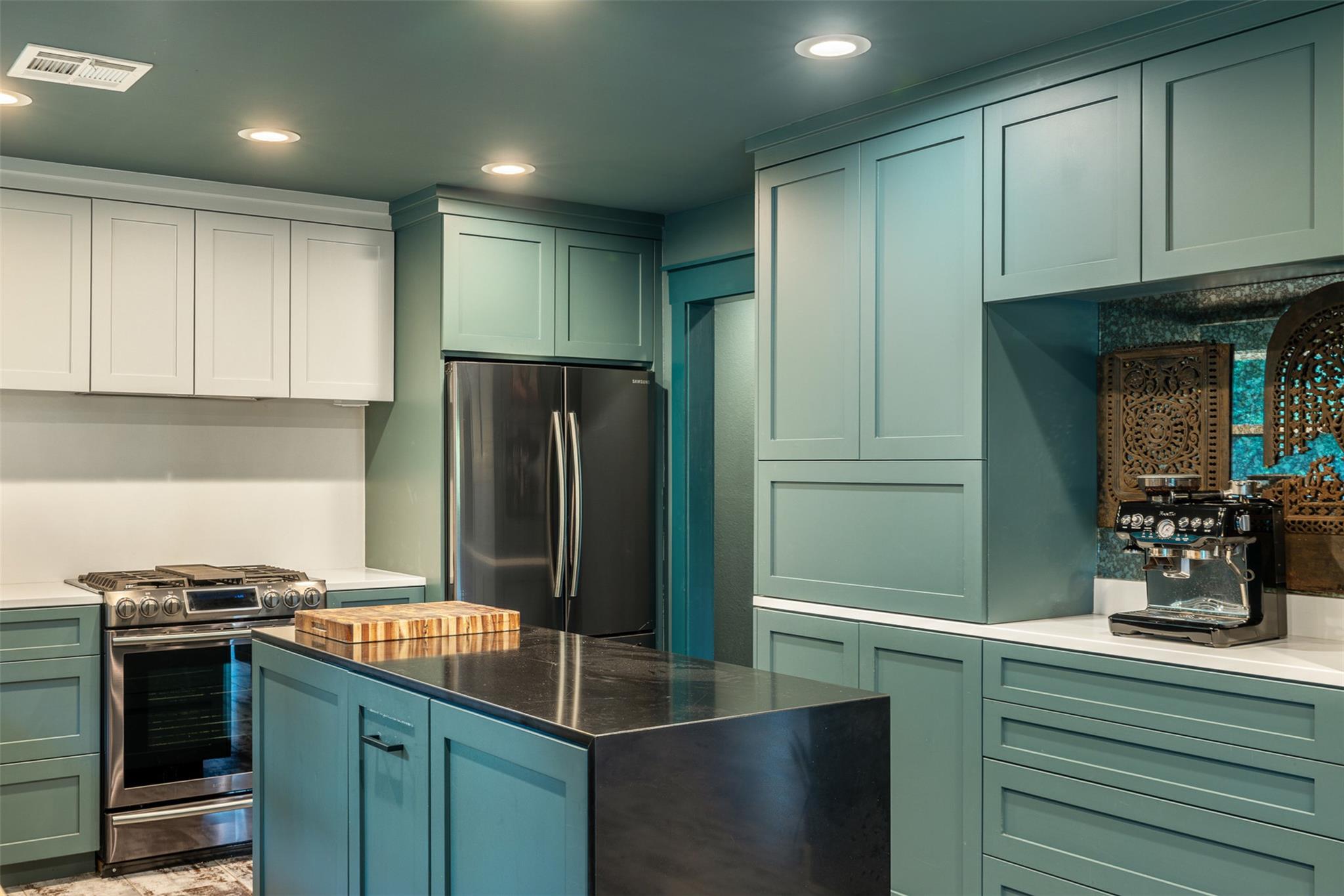 455 Post Oak Court Ct, Caldwell, TX 77836