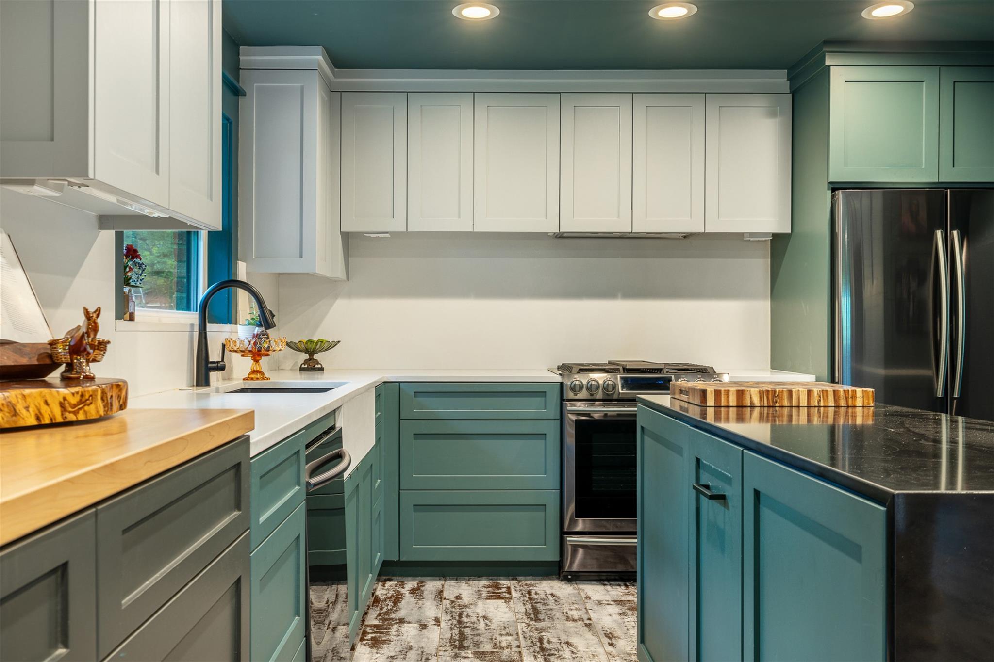 455 Post Oak Court Ct, Caldwell, TX 77836