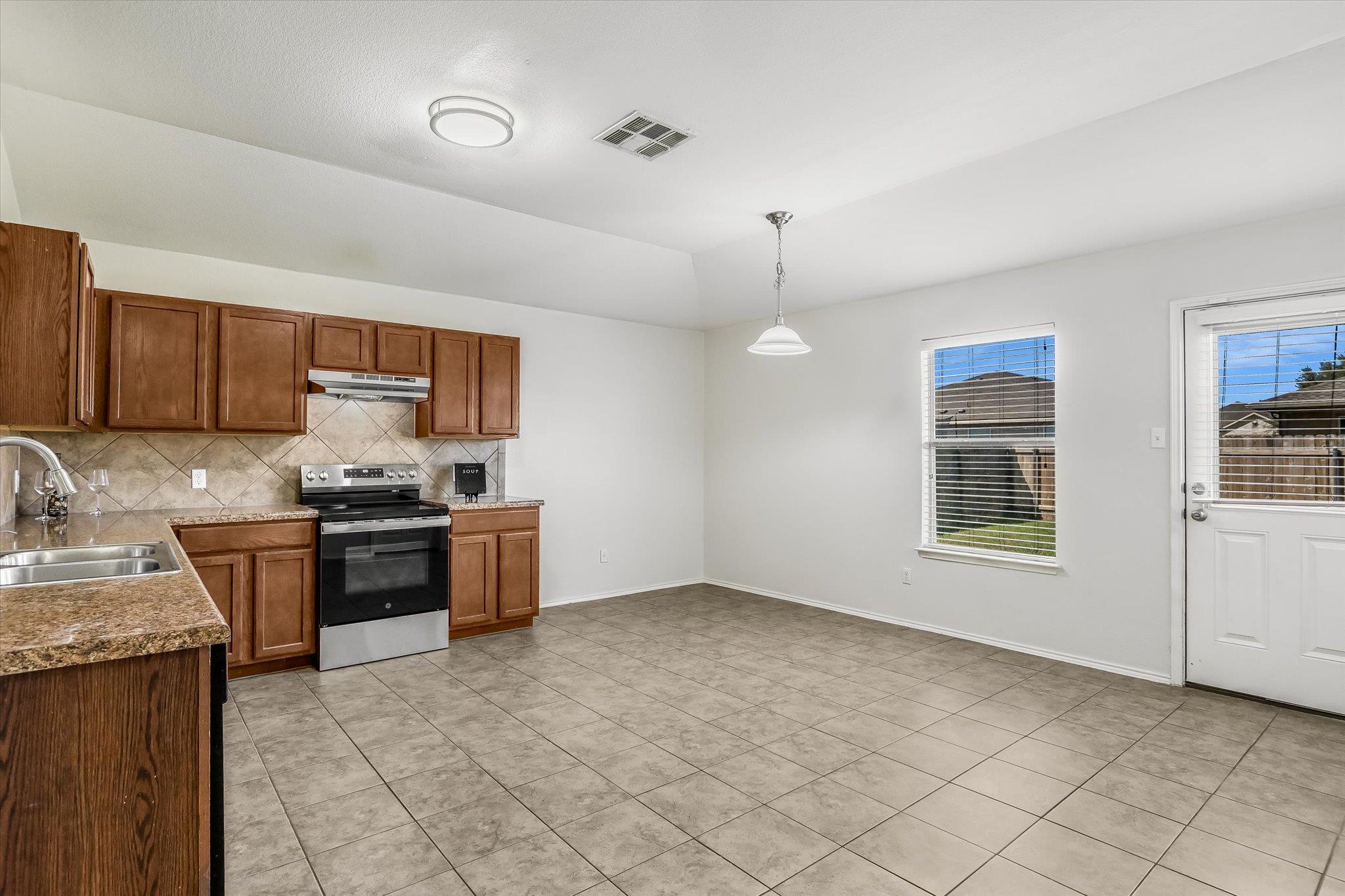 116 Mallard Ln, Leander, TX 78641