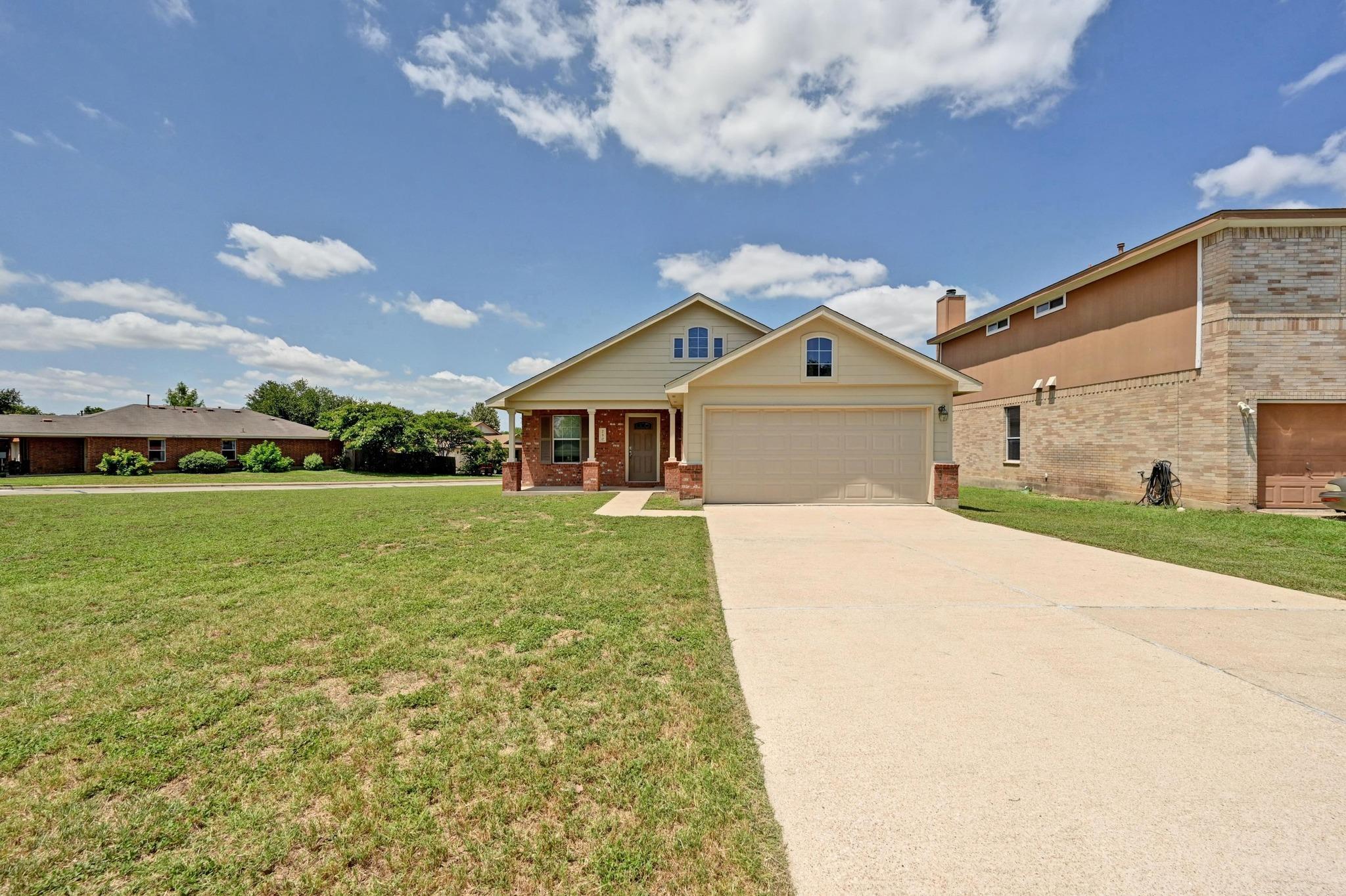 250 Western Dr, Kyle, TX 78640