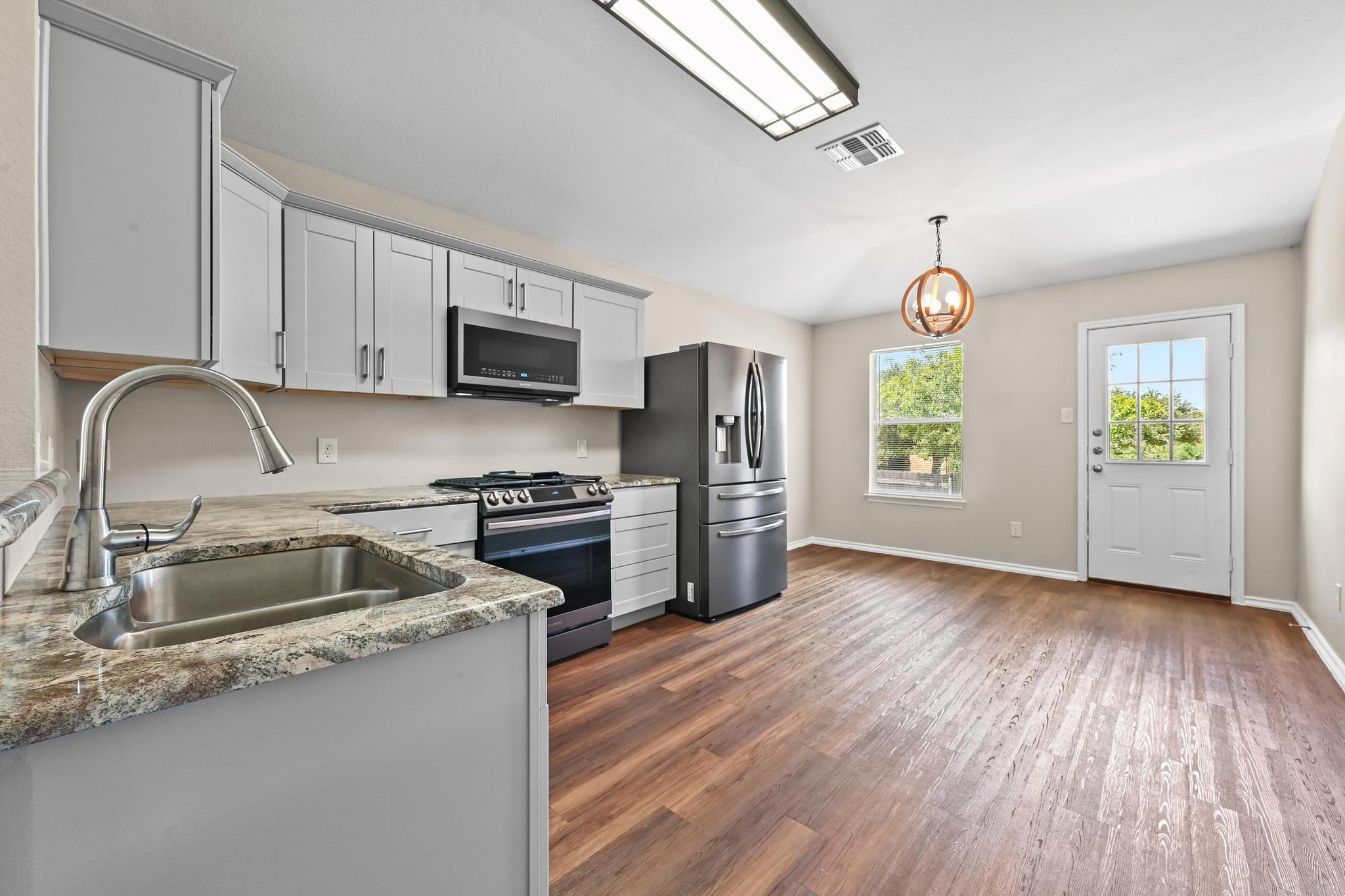 250 Western Dr, Kyle, TX 78640