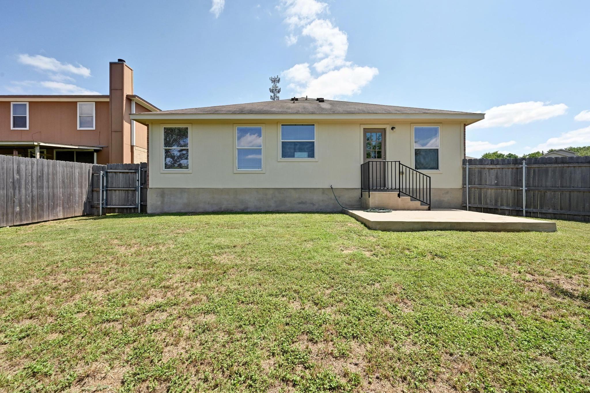 250 Western Dr, Kyle, TX 78640