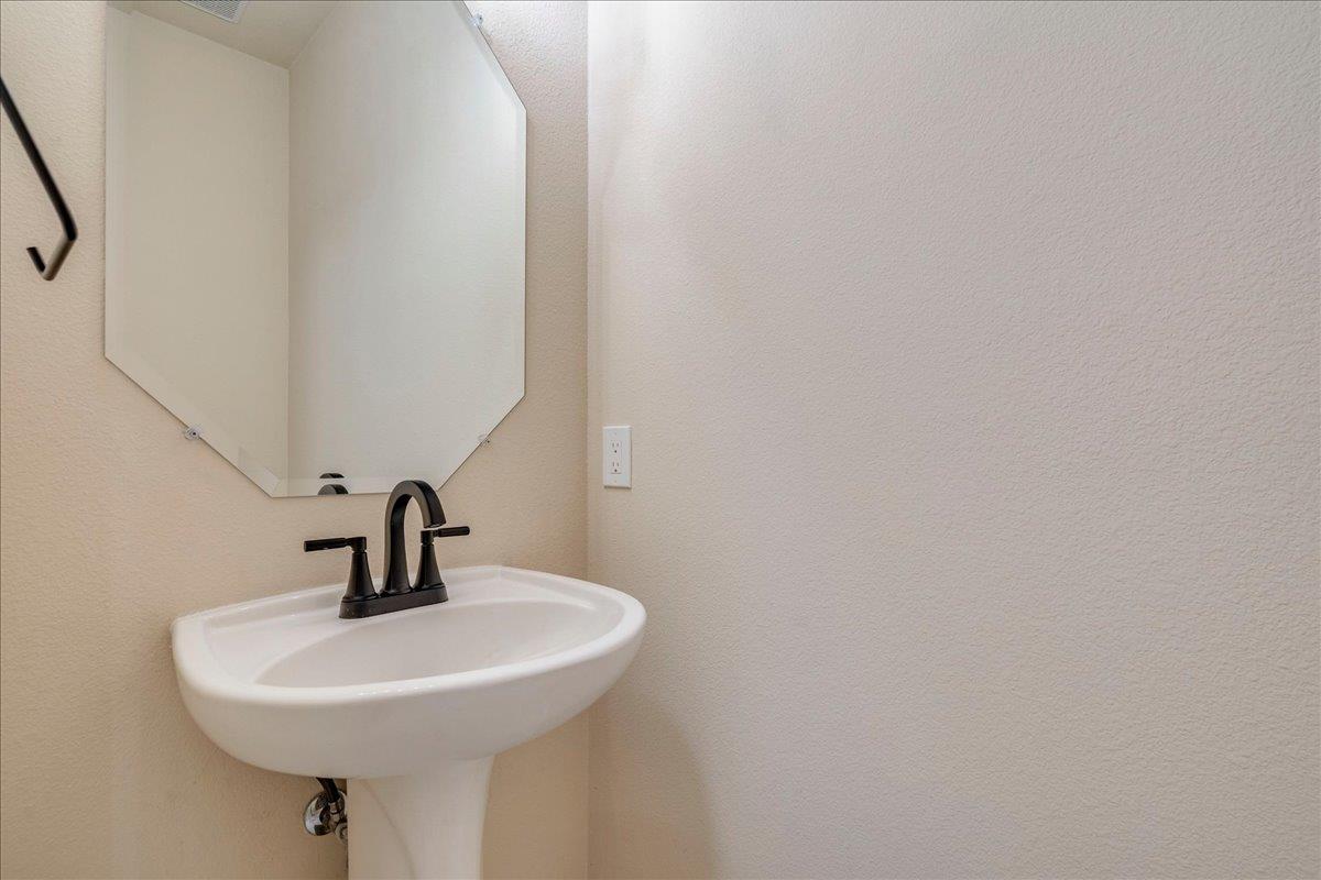 6704 Walebridge Ln, Austin, TX 78739