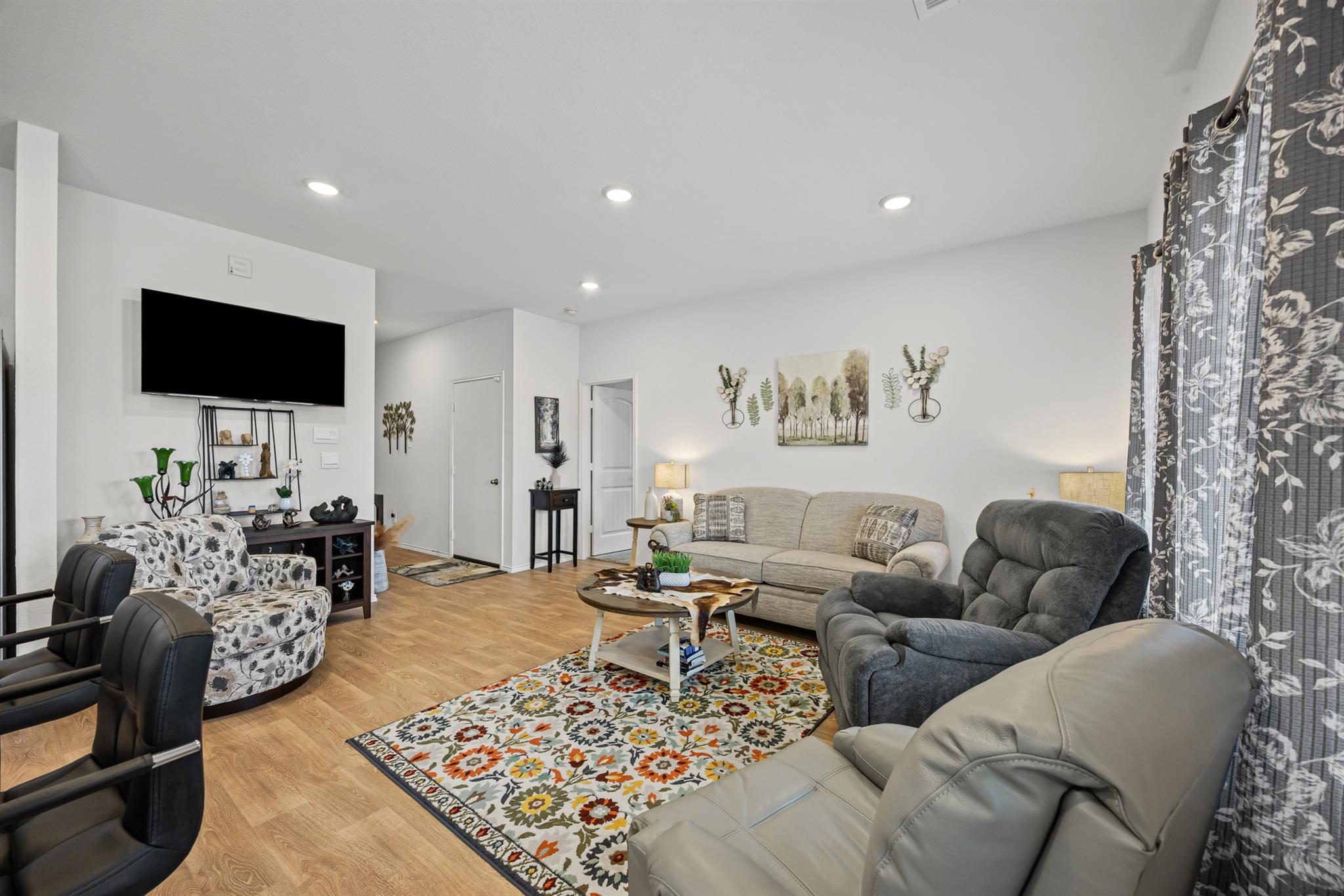 421 Lancebill Dr, Lockhart, TX 78644