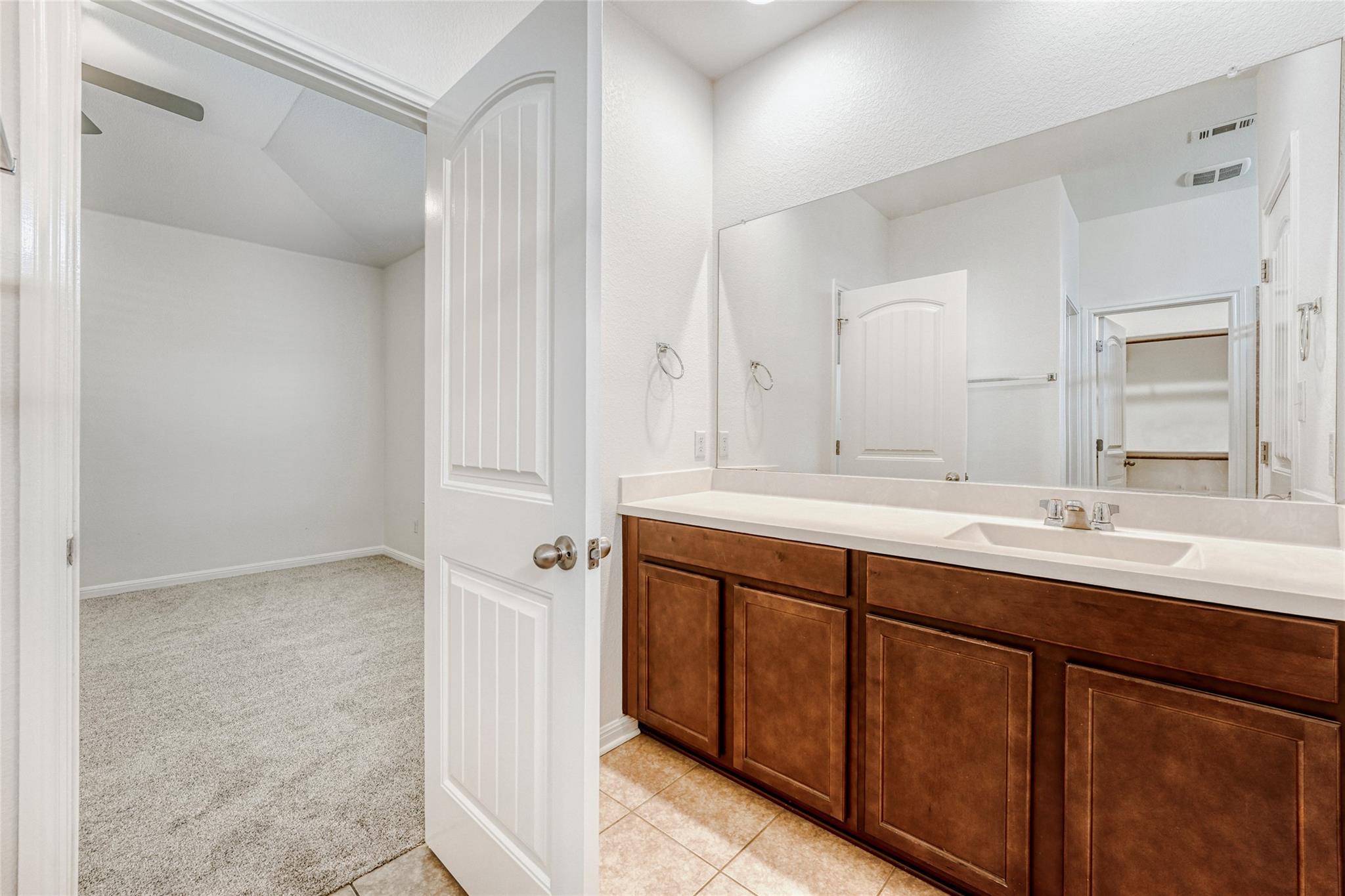 410 Anacua Loop # 30, Manchaca, TX 78652