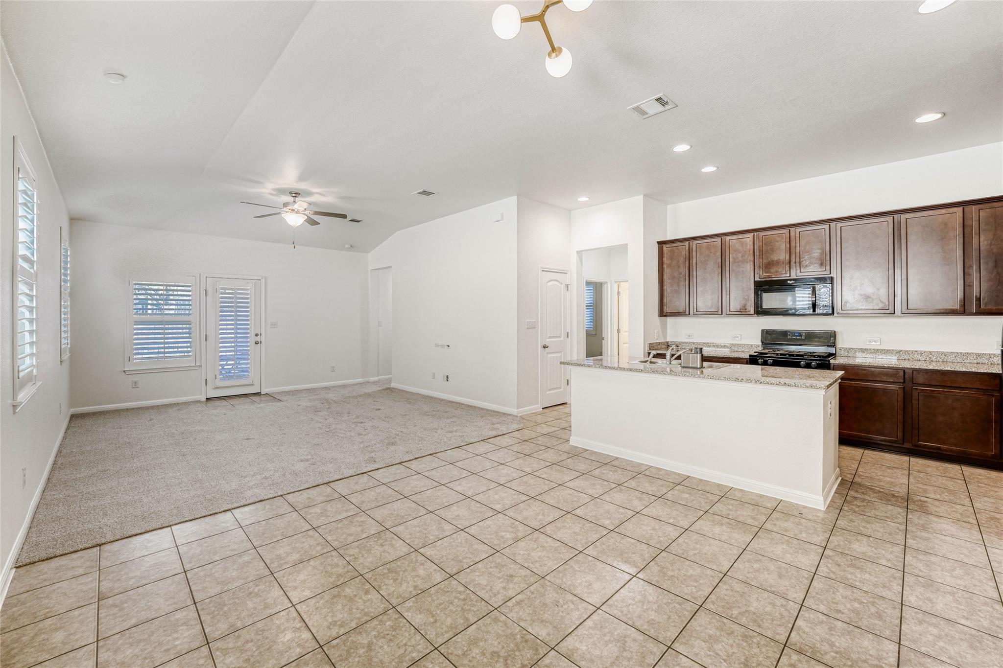 410 Anacua Loop # 30, Manchaca, TX 78652