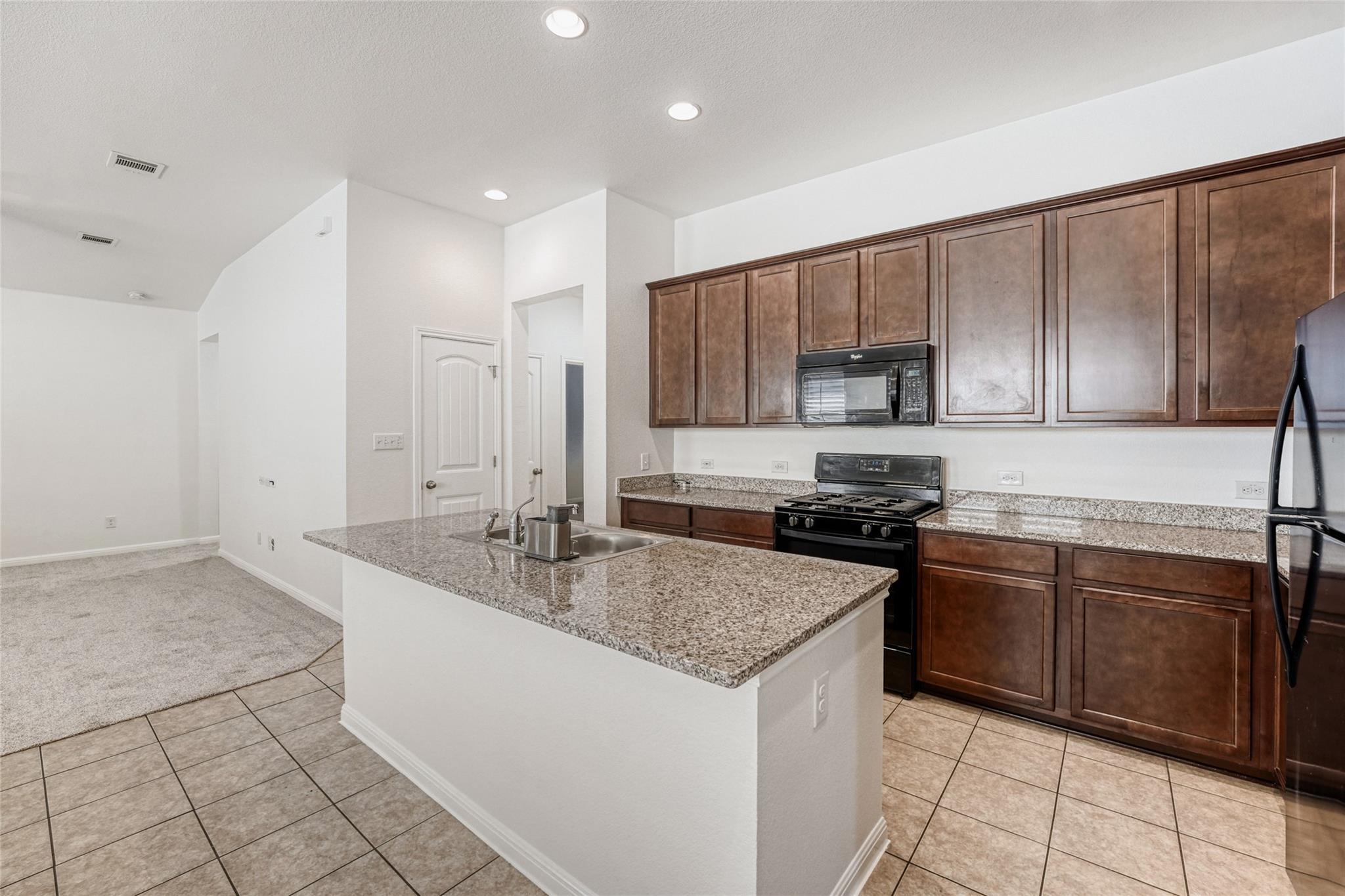 410 Anacua Loop # 30, Manchaca, TX 78652