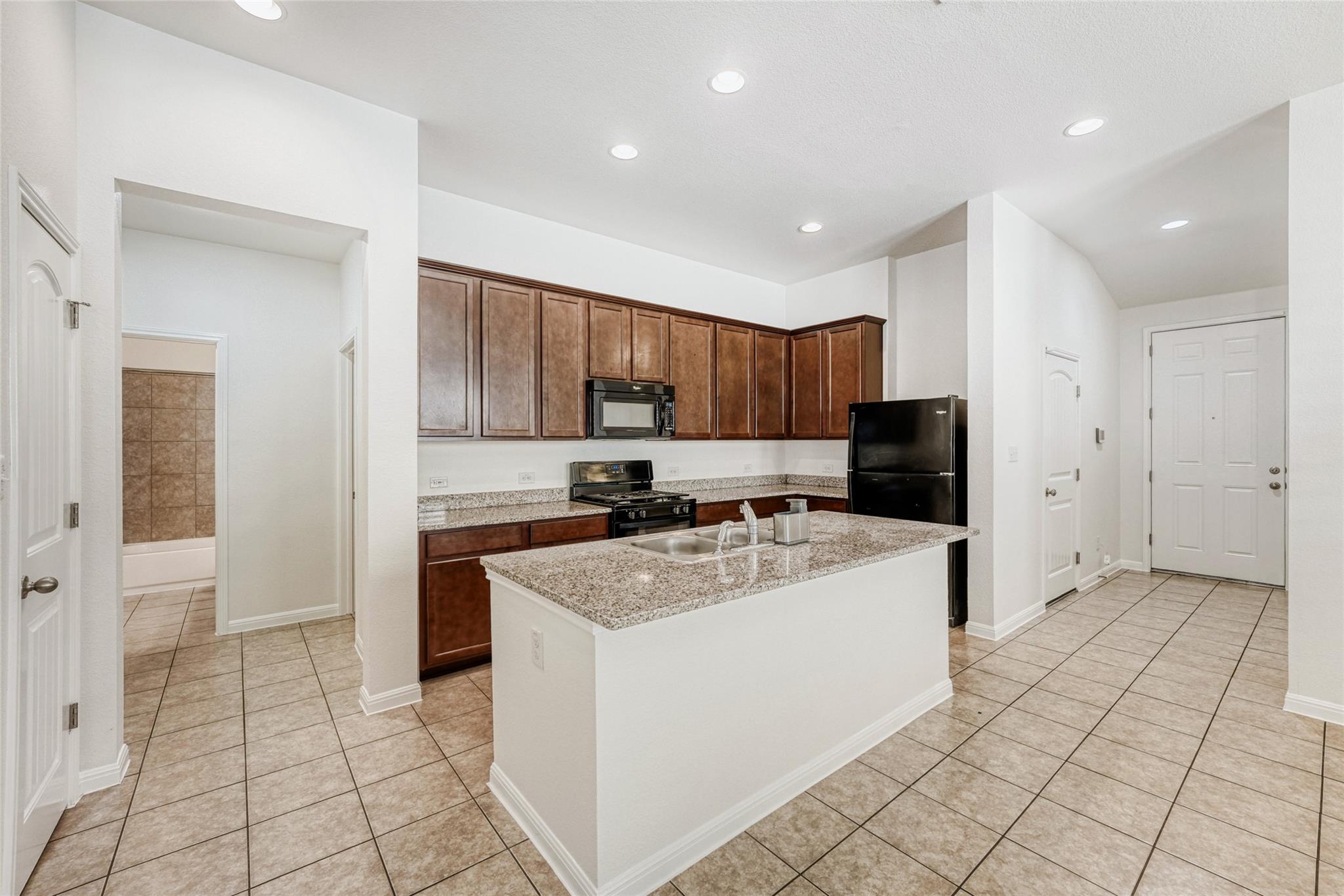 410 Anacua Loop # 30, Manchaca, TX 78652