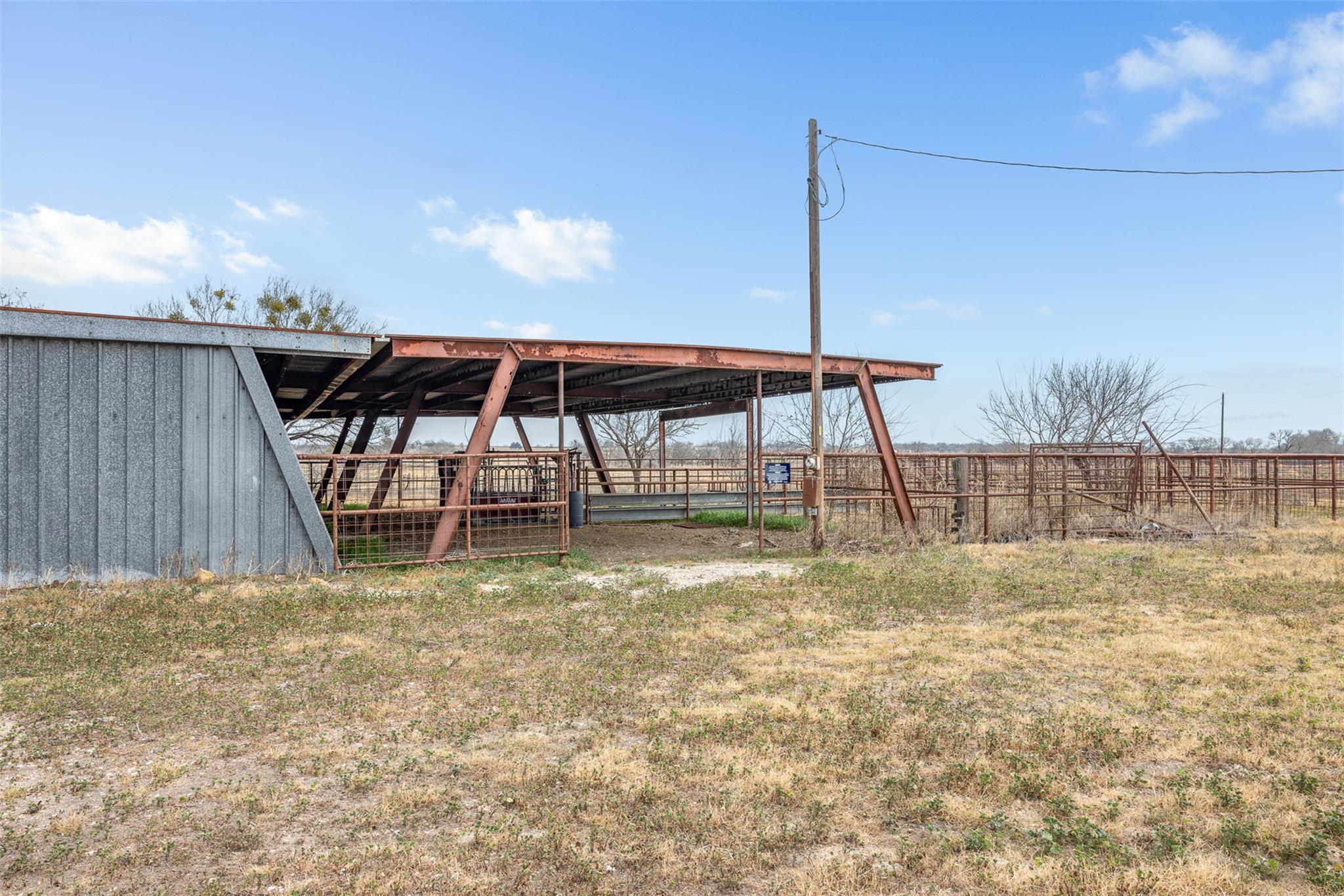 2884 Political Rd, Lockhart, TX 78644
