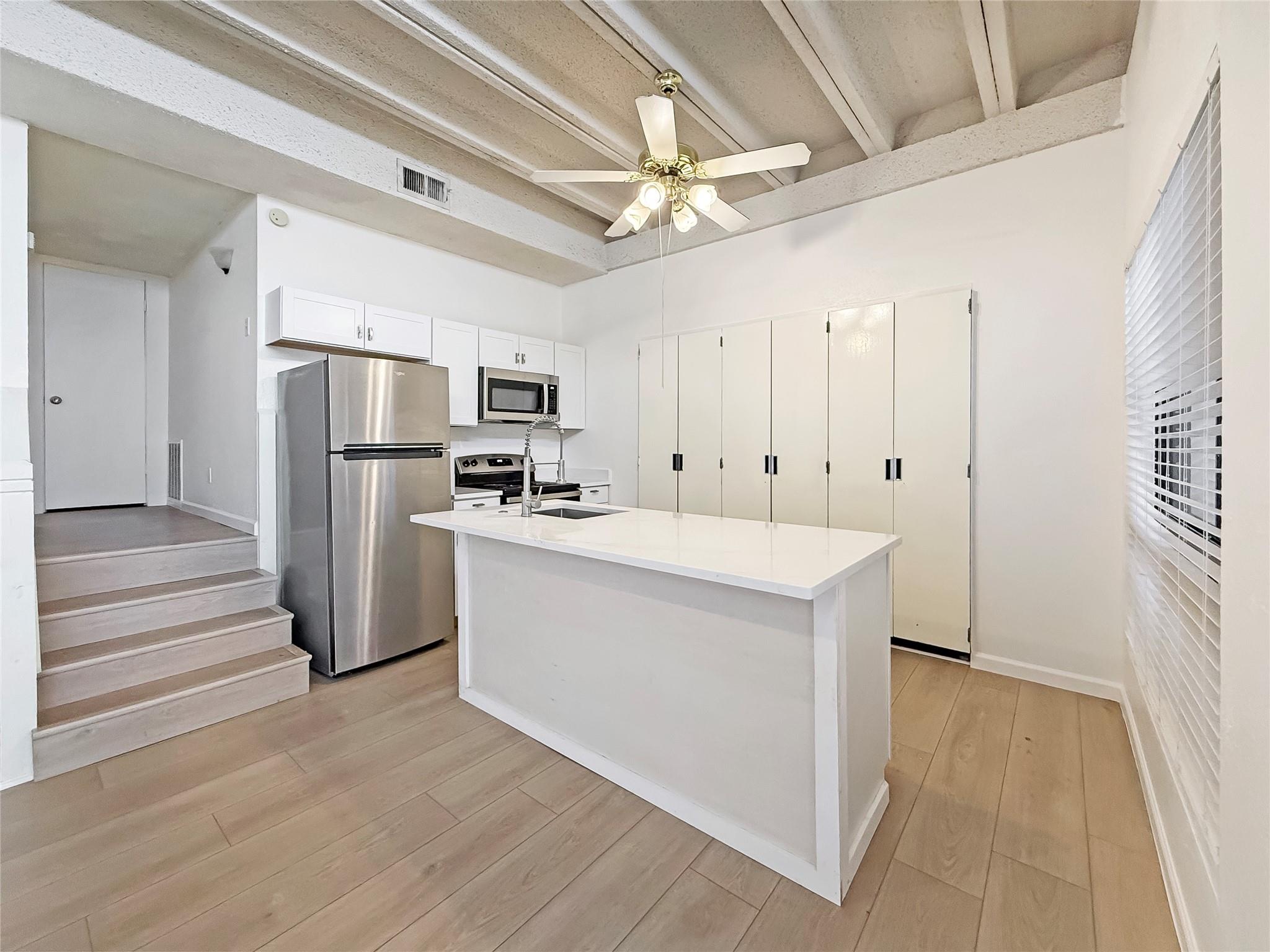 5804 Circulo Dr # 5E, Lago Vista, TX 78645