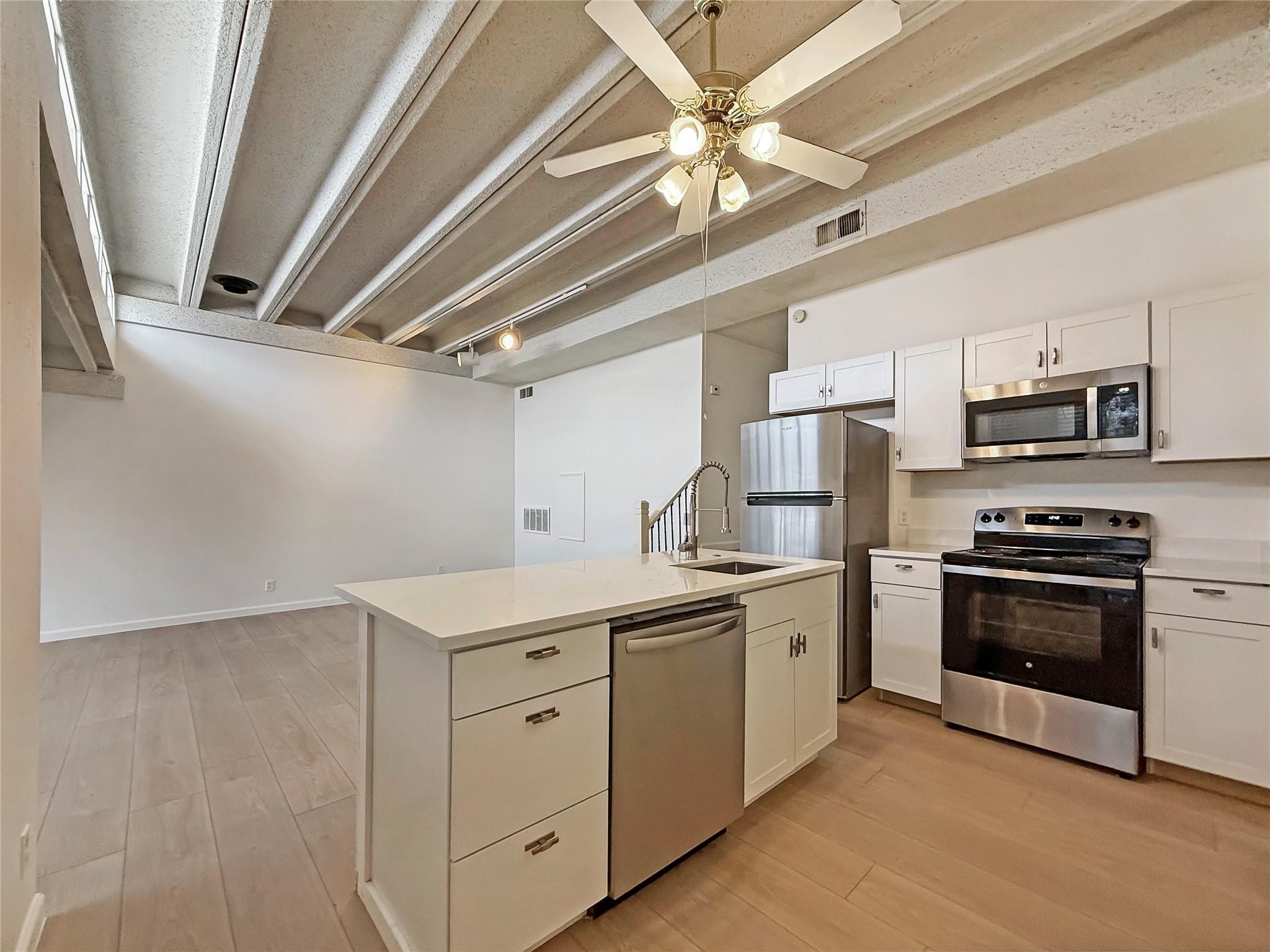 5804 Circulo Dr # 5E, Lago Vista, TX 78645