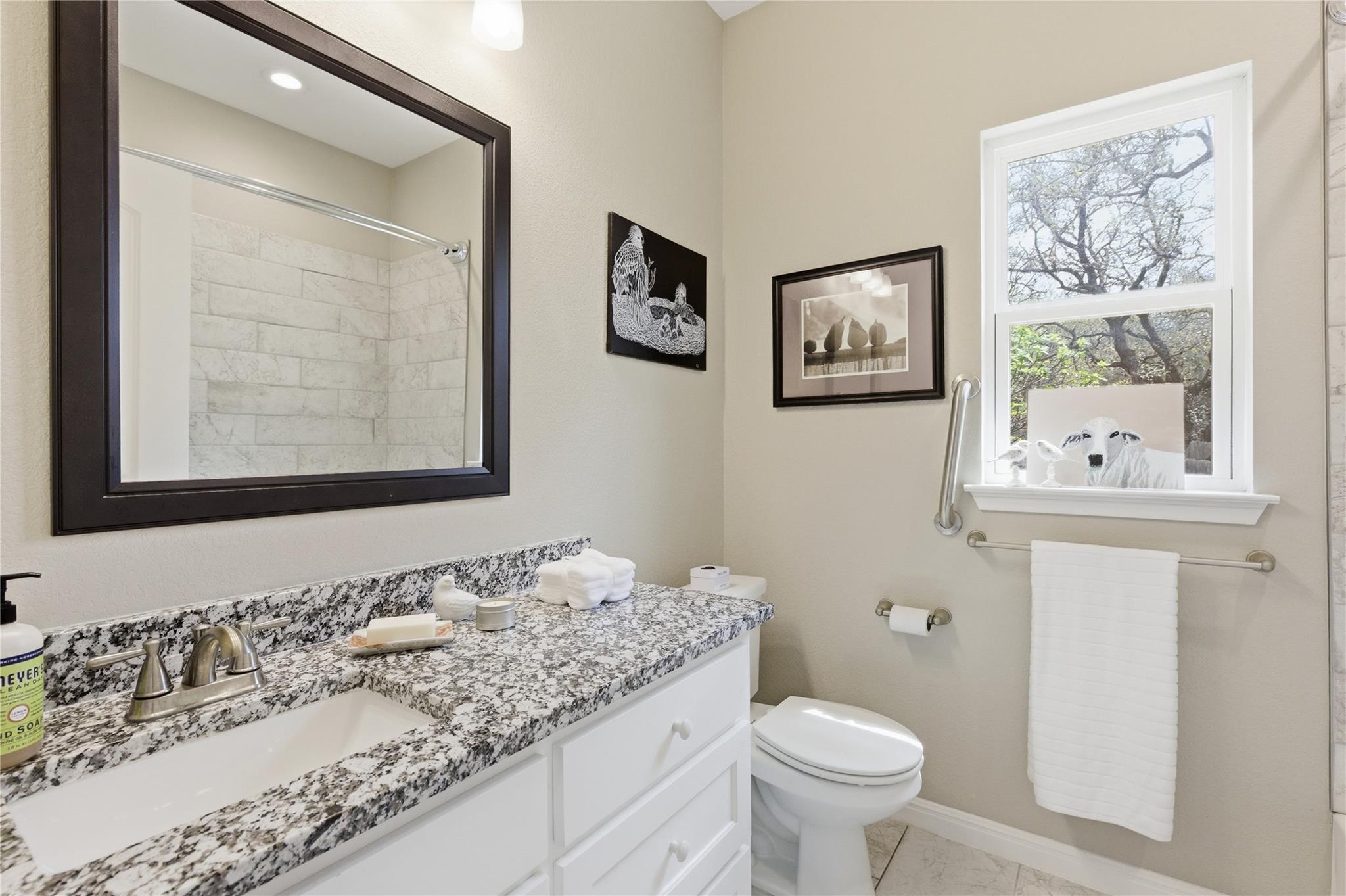 6115 Cimmaron Trl, Lago Vista, TX 78645