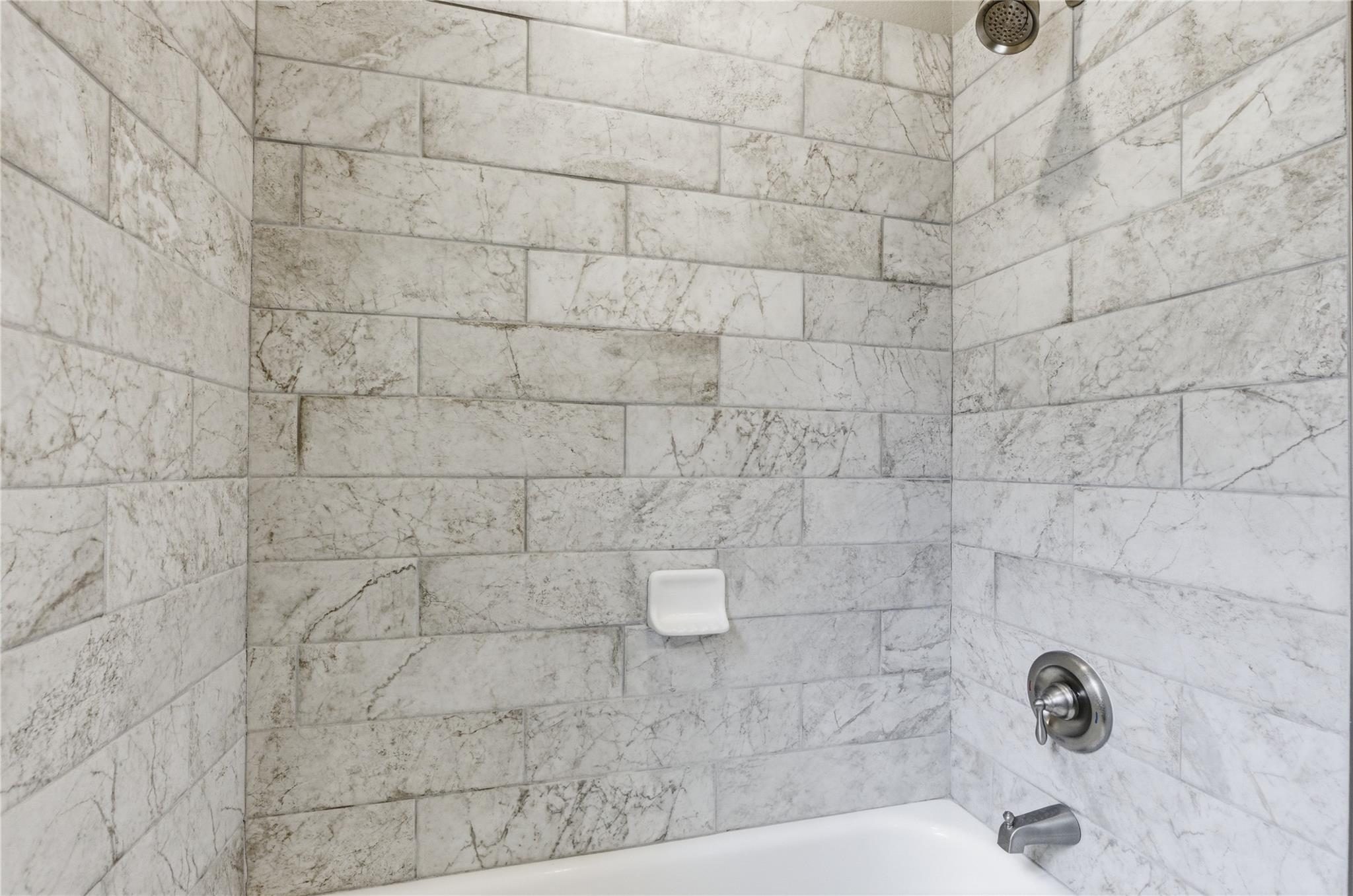 6115 Cimmaron Trl, Lago Vista, TX 78645