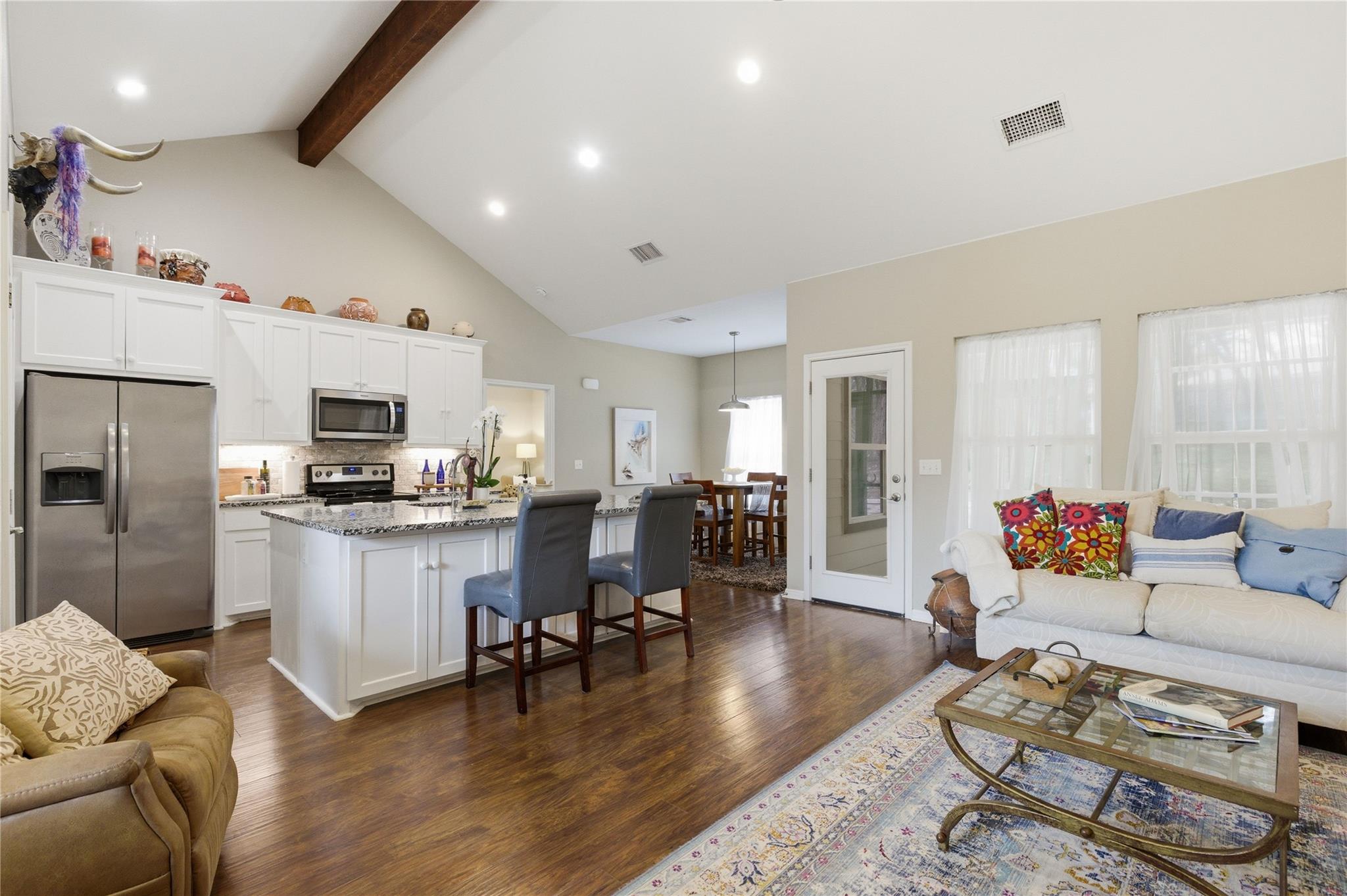 6115 Cimmaron Trl, Lago Vista, TX 78645