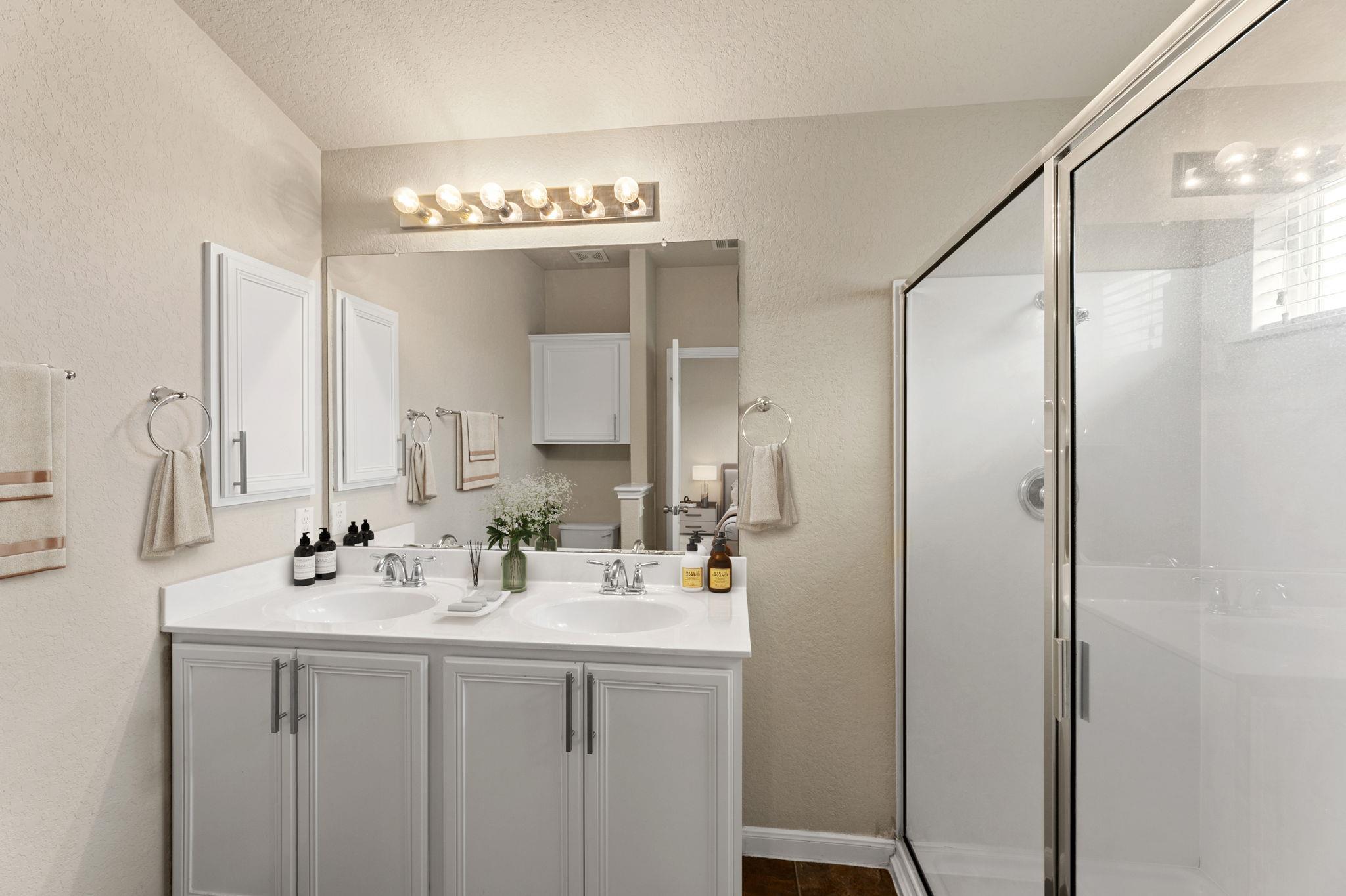 582 Briggs Dr, New Braunfels, TX 78130