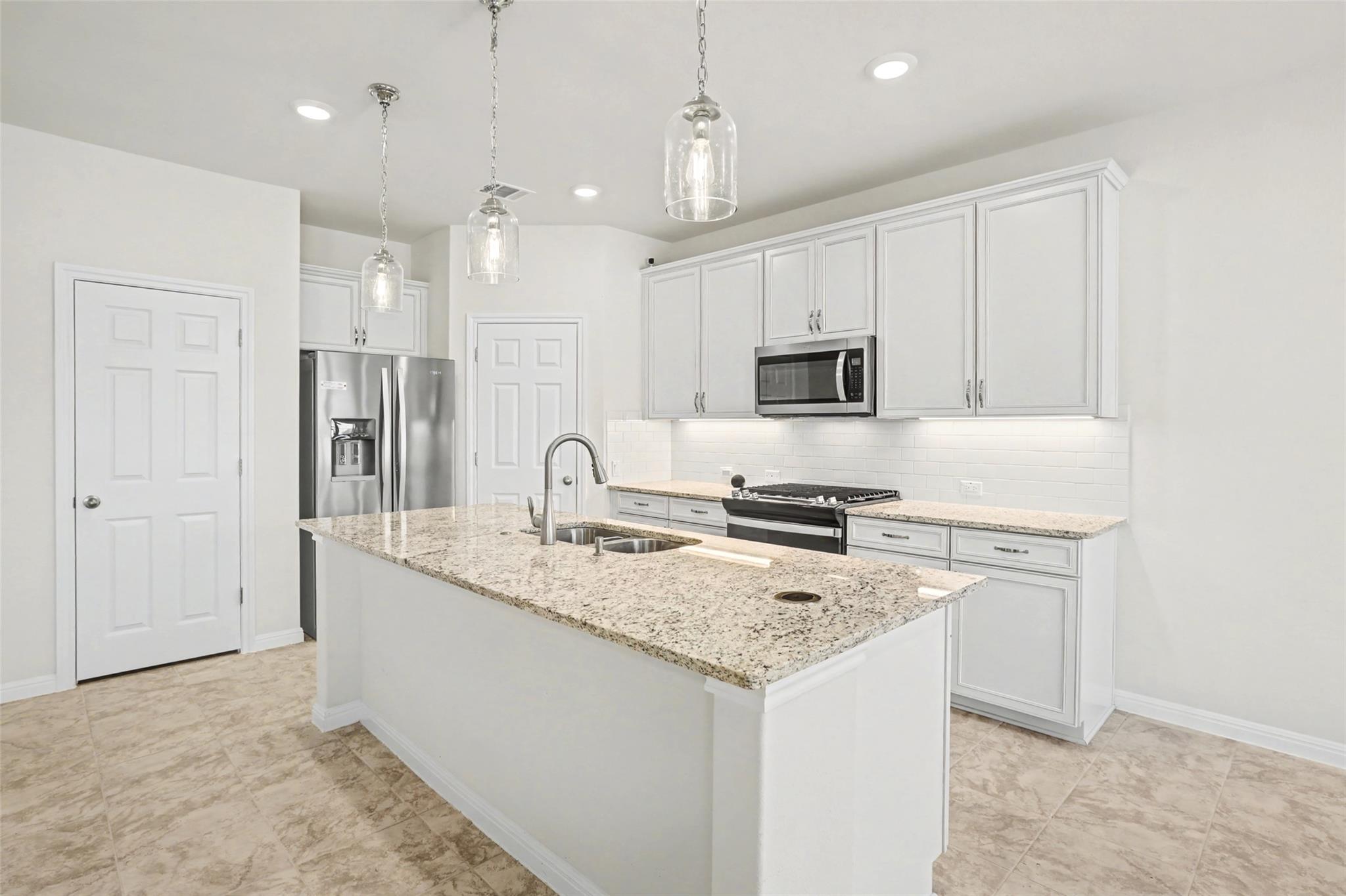 382 Smithsonian Ln, Kyle, TX 78640