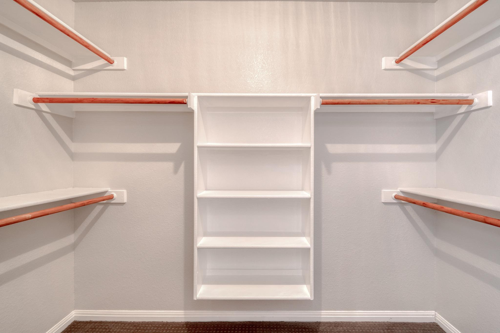 513 Mockingbird Ln, Lockhart, TX 78644