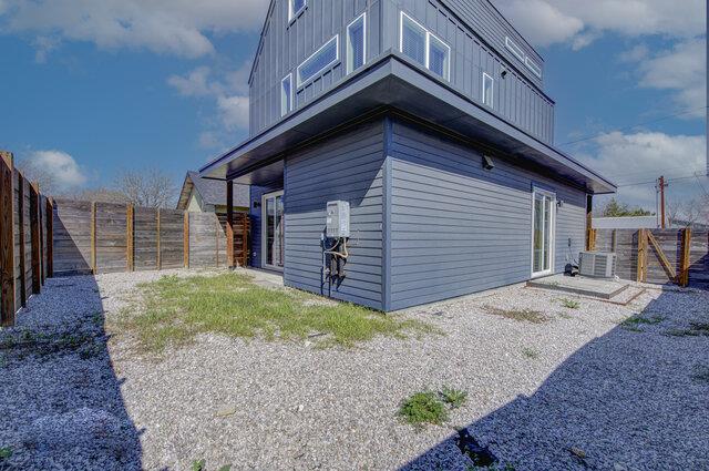 6203 Langham St # 1, Austin, TX 78741