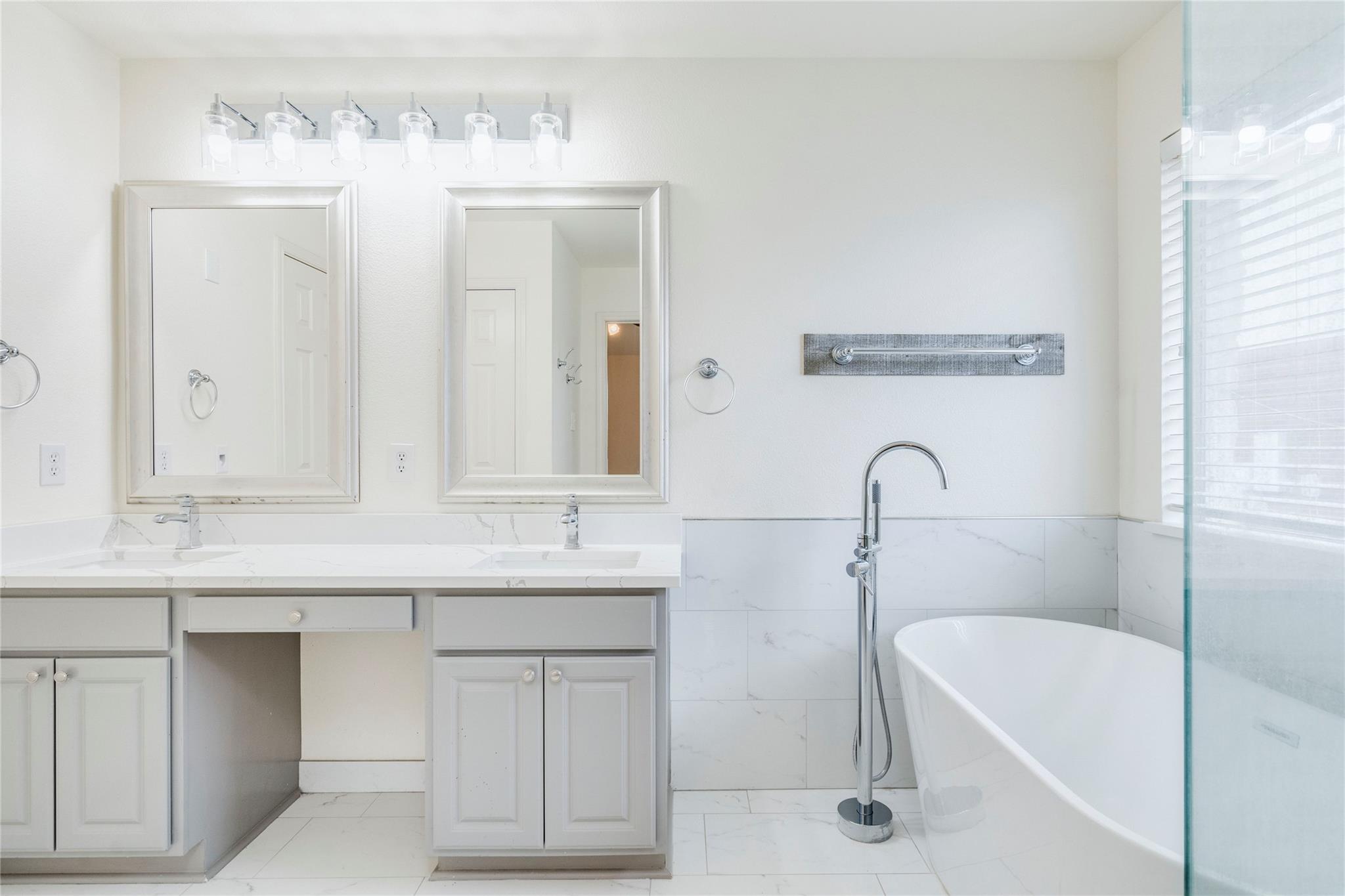 740 Dark Horse Ln, Buda, TX 78610