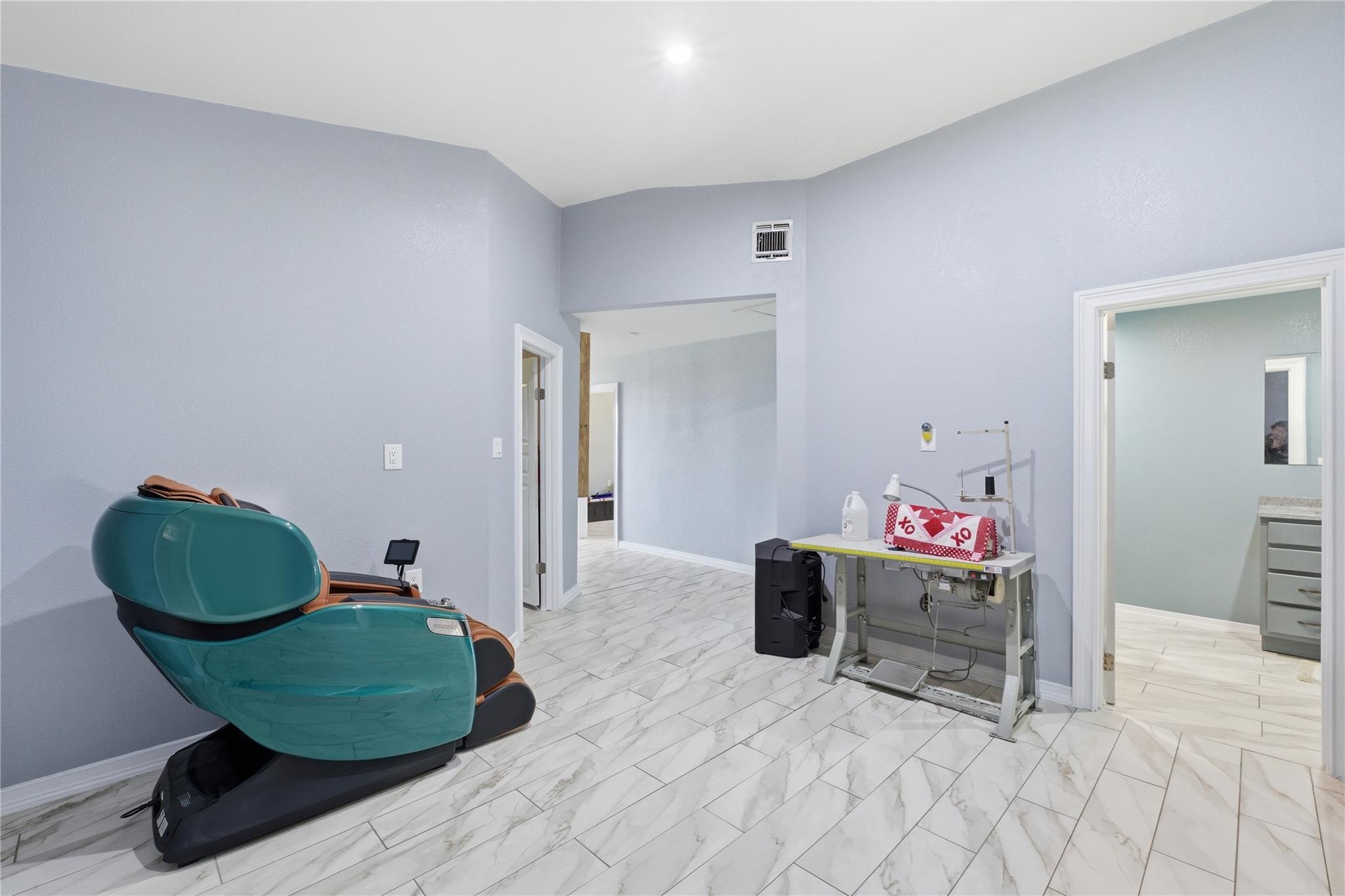 5716 Avenue C, Heidenheimer, TX 76501