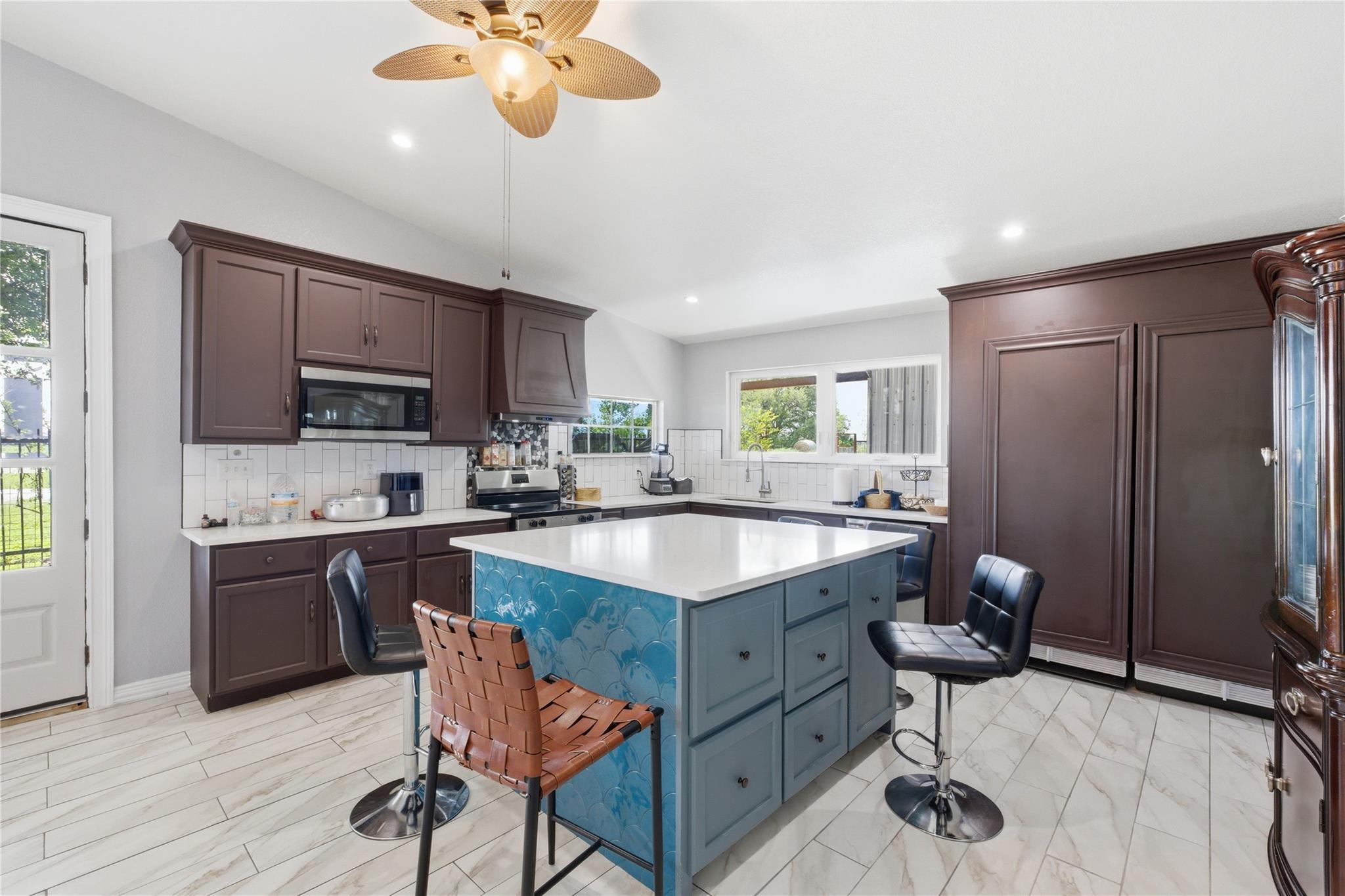 5716 Avenue C, Heidenheimer, TX 76501