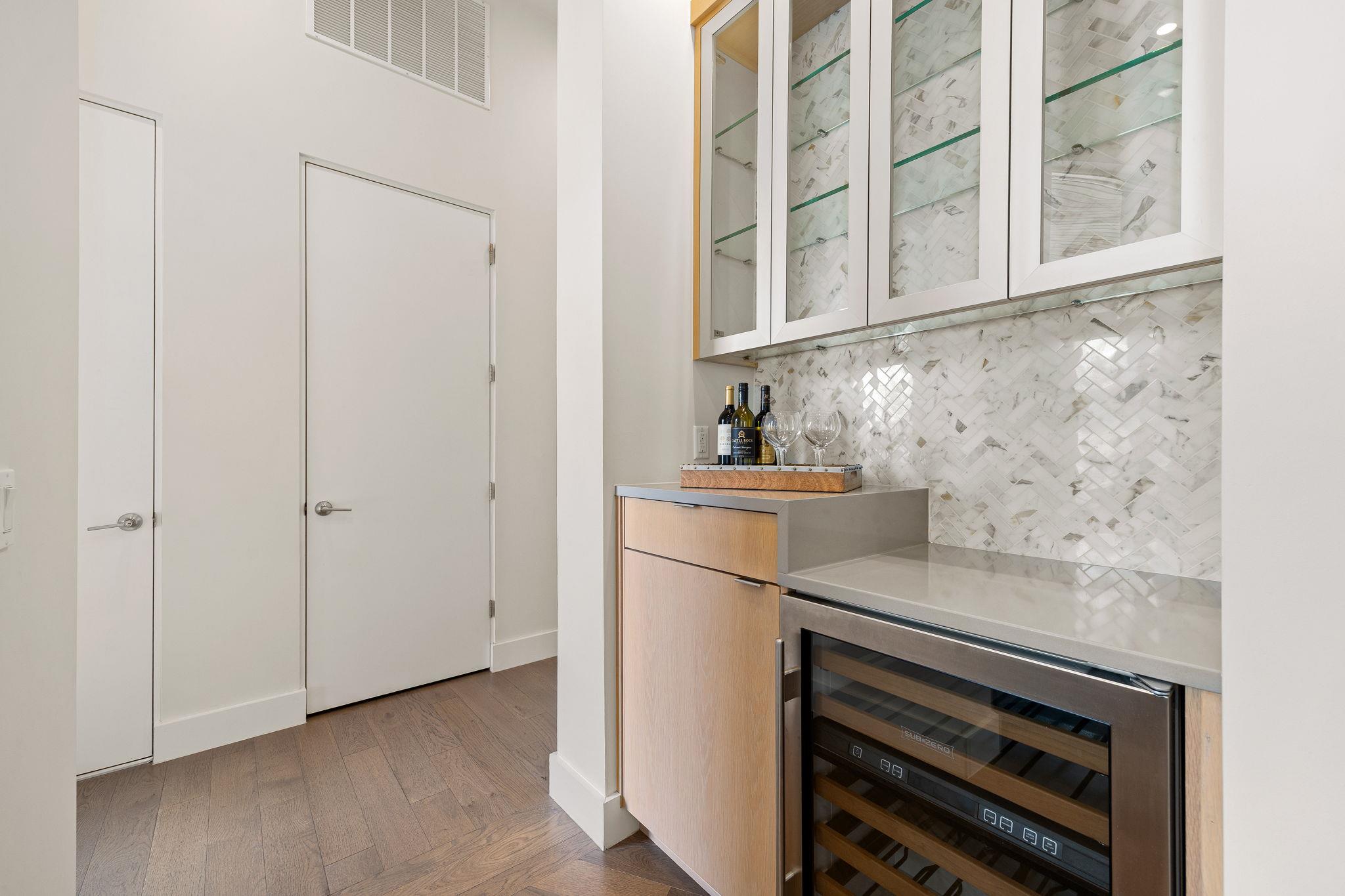 6504 W Courtyard Dr, Austin, TX 78730