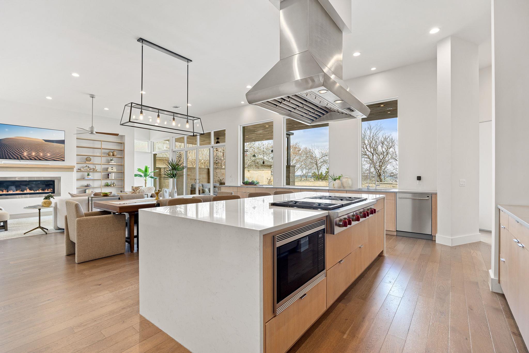 6504 W Courtyard Dr, Austin, TX 78730