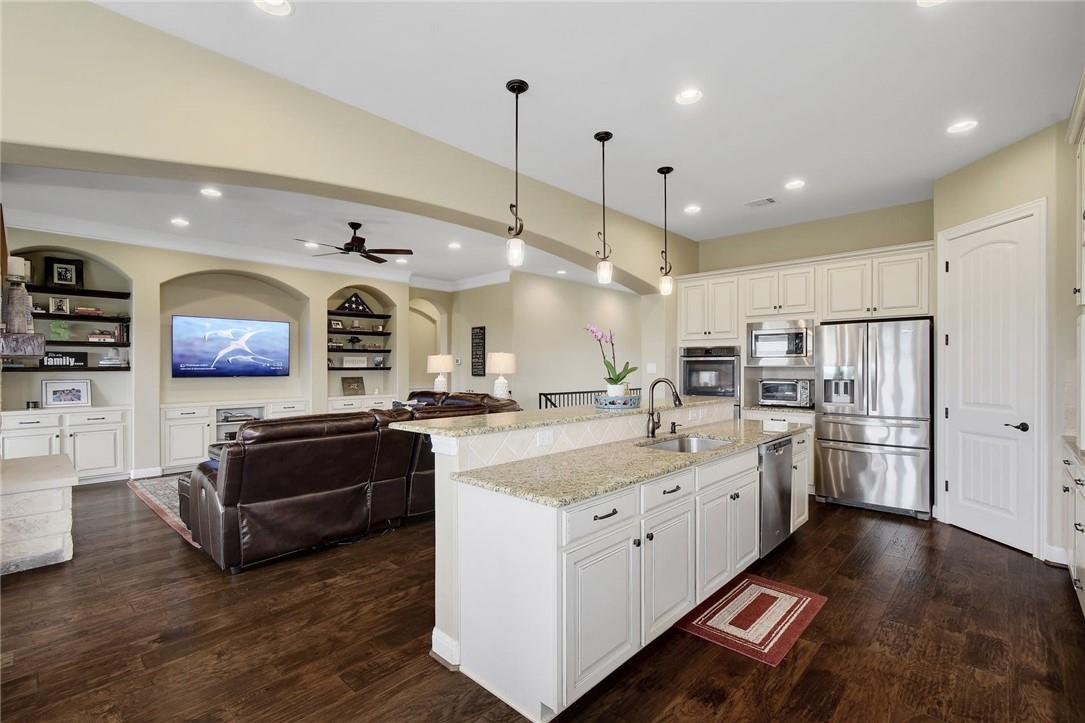 17207 Raynham Hill Dr, Austin, TX 78738